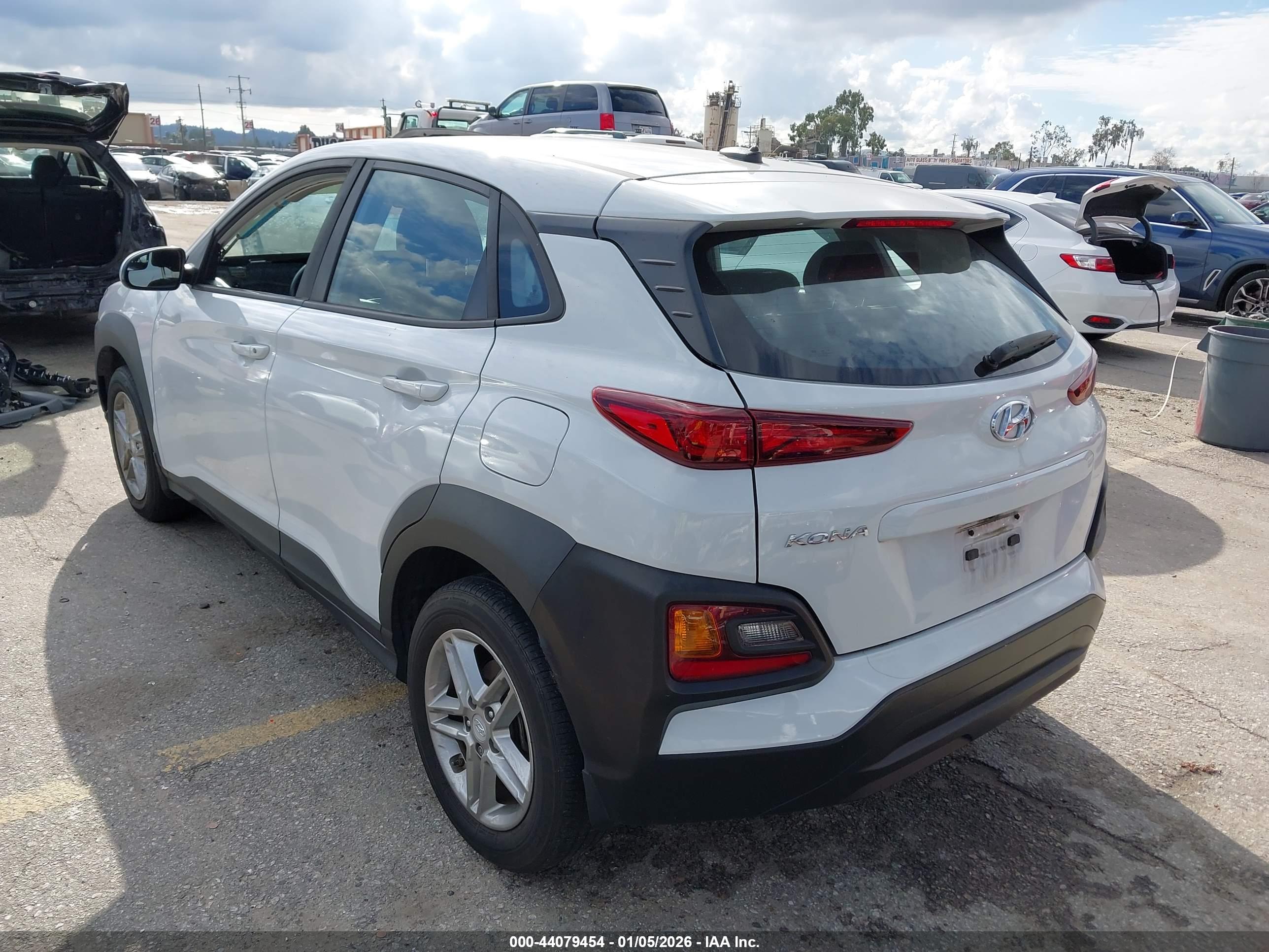 HYUNDAI KONA image 3