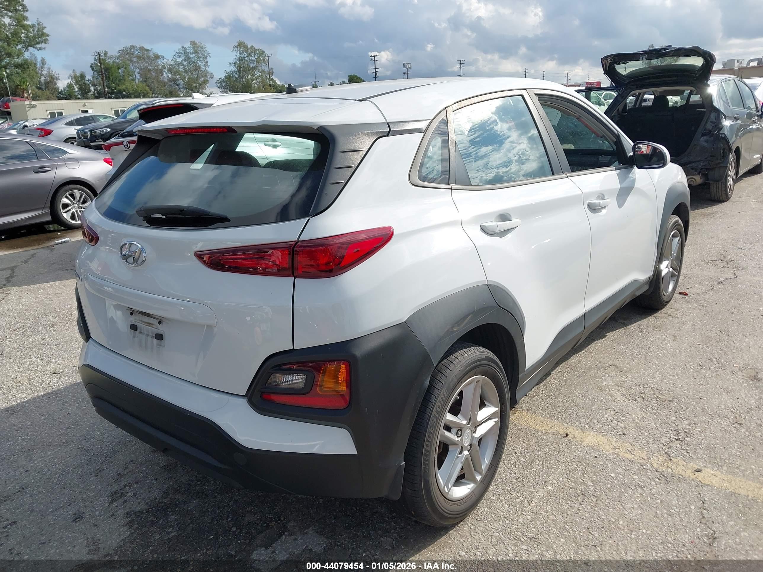 HYUNDAI KONA image 4
