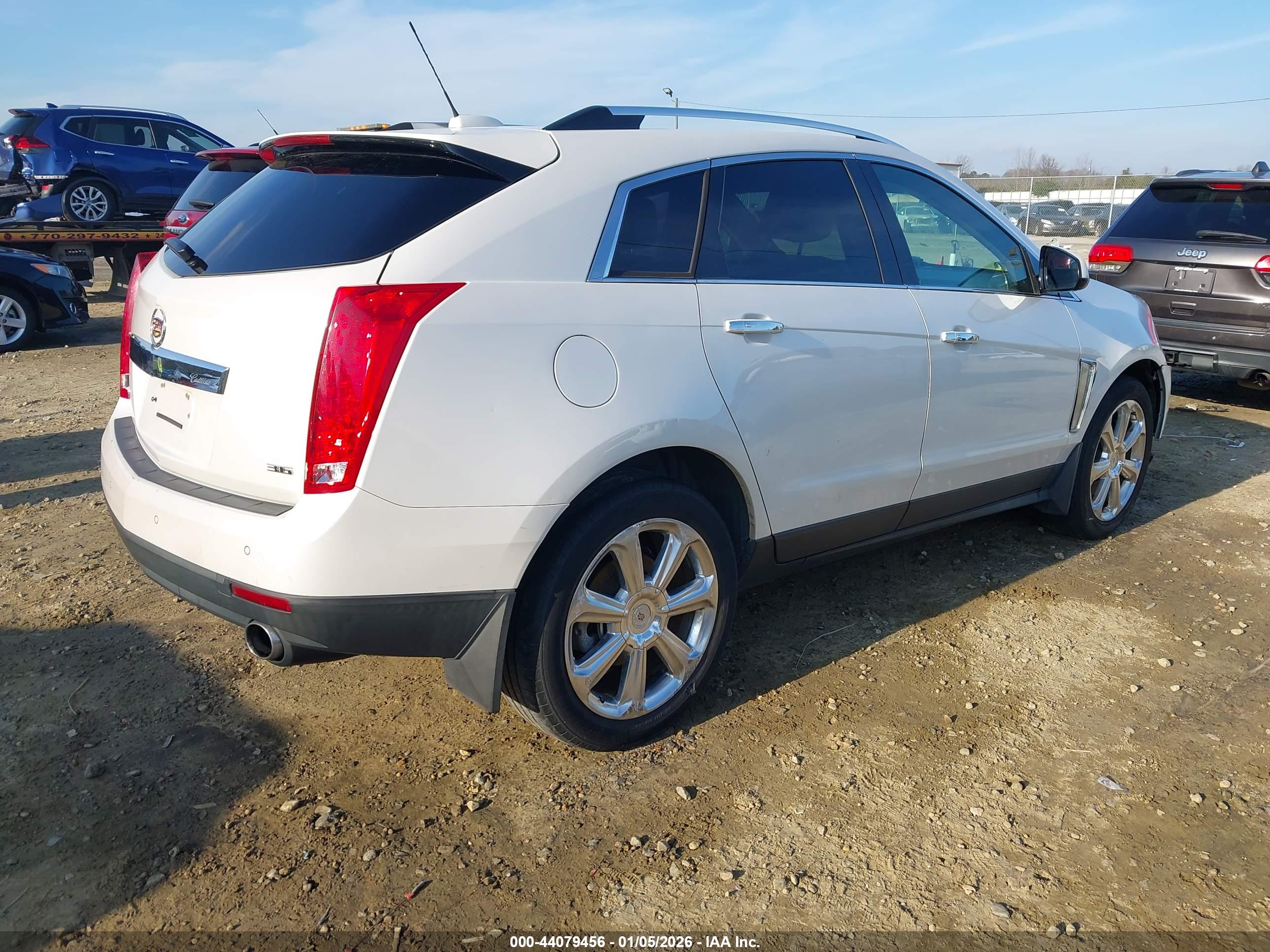 CADILLAC SRX image 4