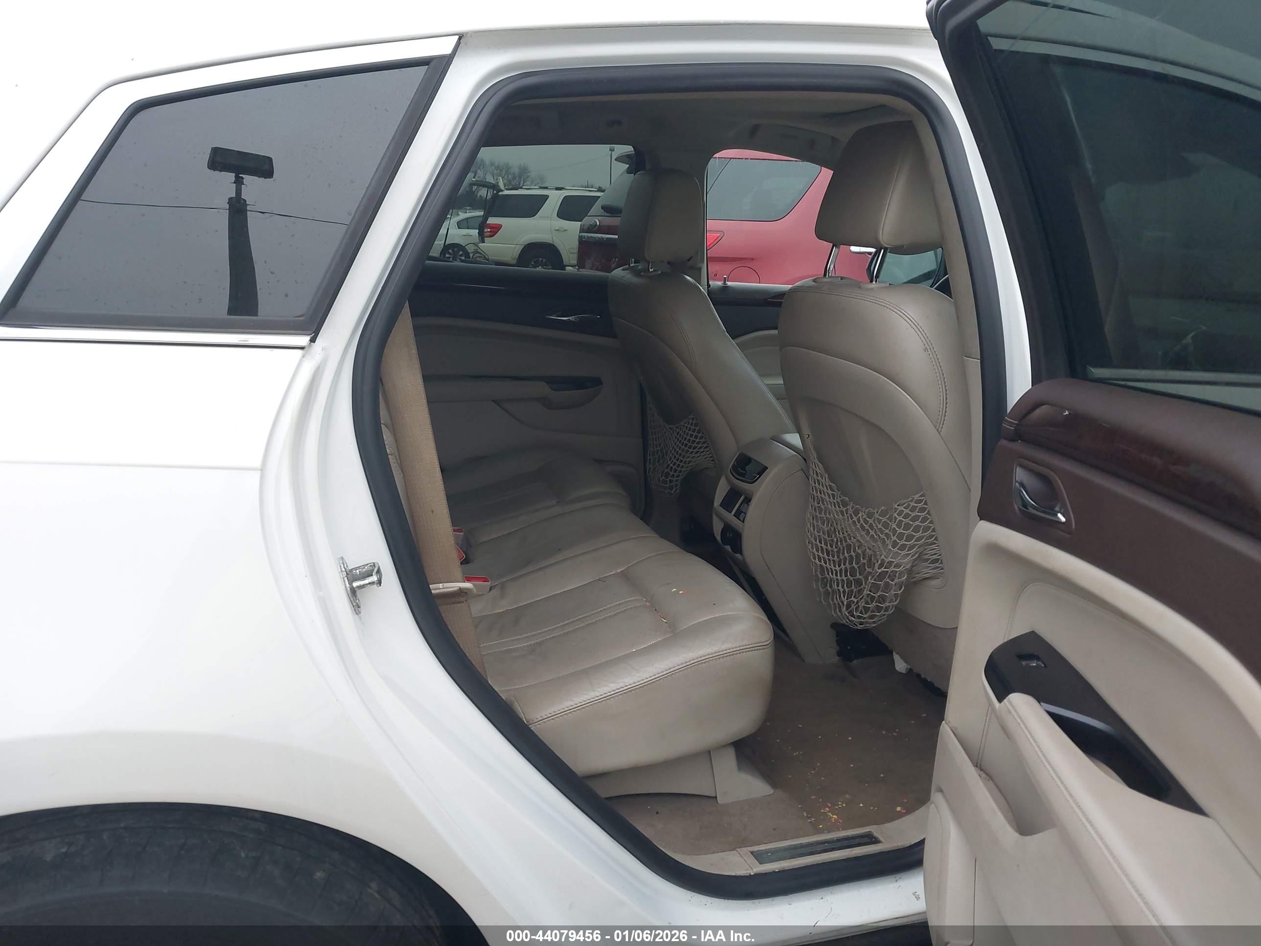 CADILLAC SRX image 8