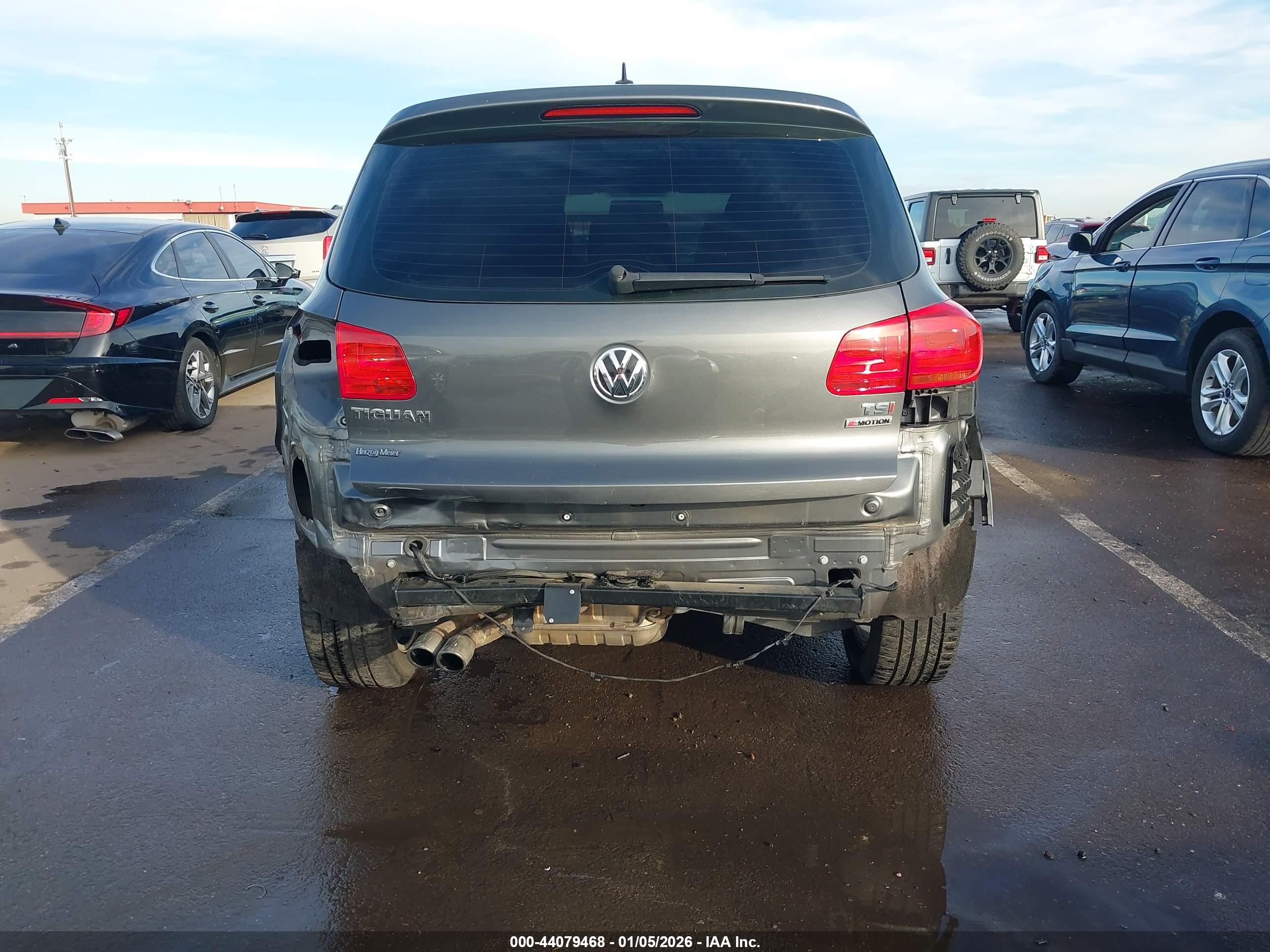 VOLKSWAGEN TIGUAN image 6
