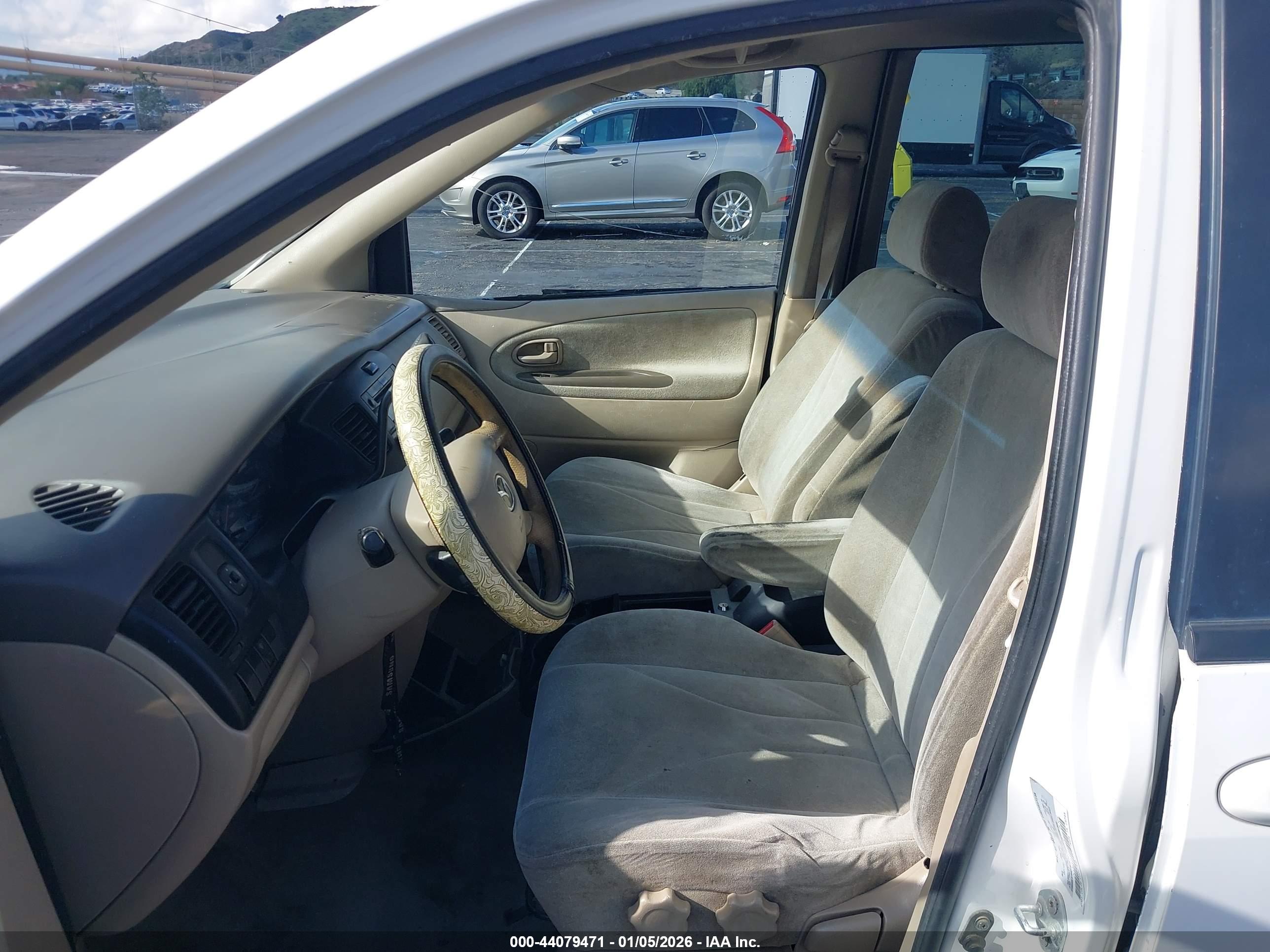 MAZDA MPV image 5