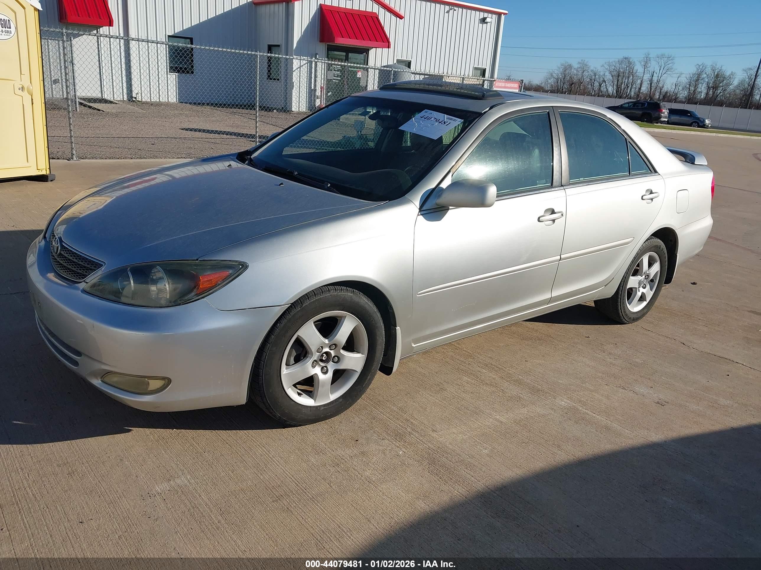 TOYOTA CAMRY image 2
