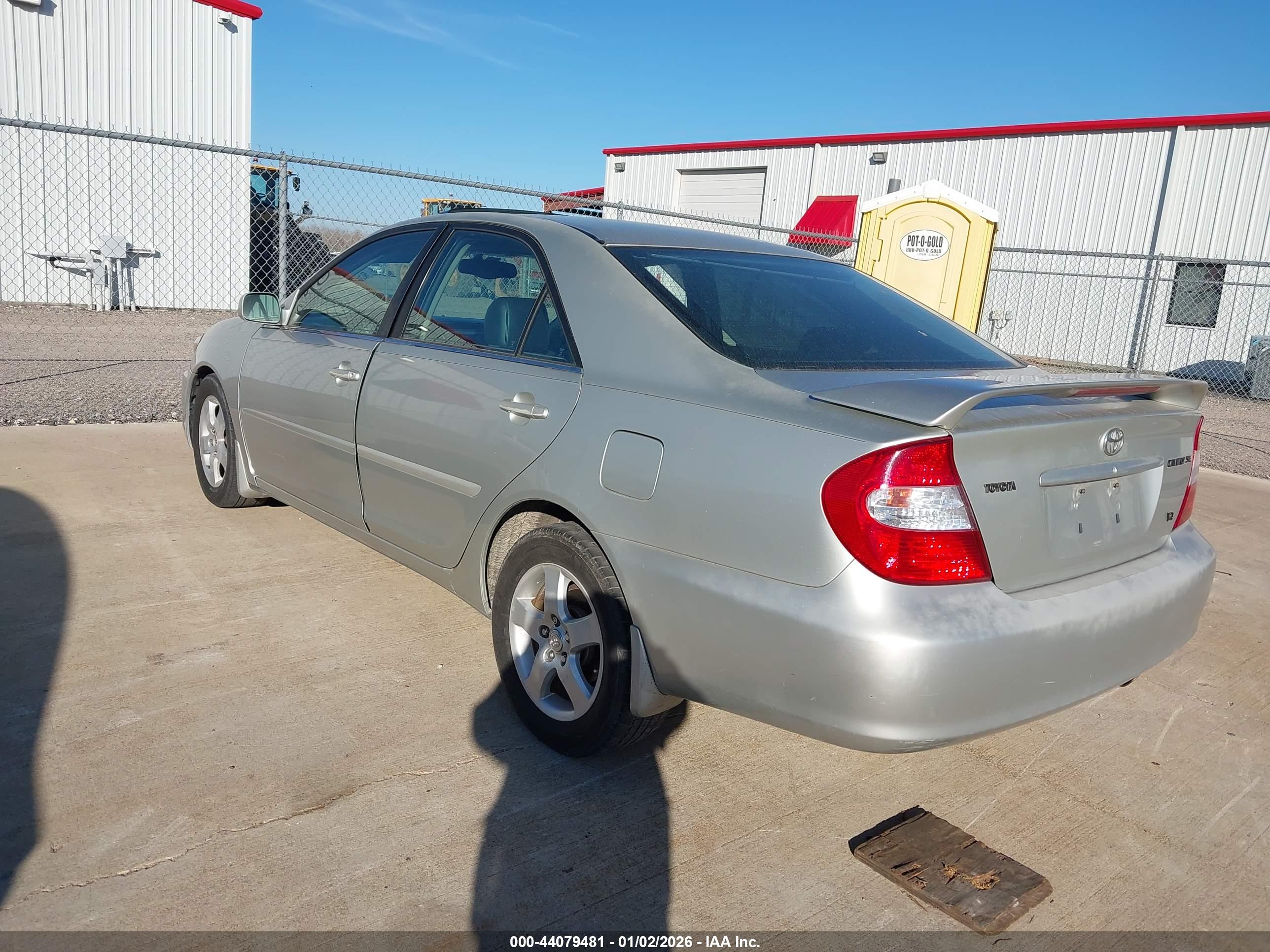 TOYOTA CAMRY image 3