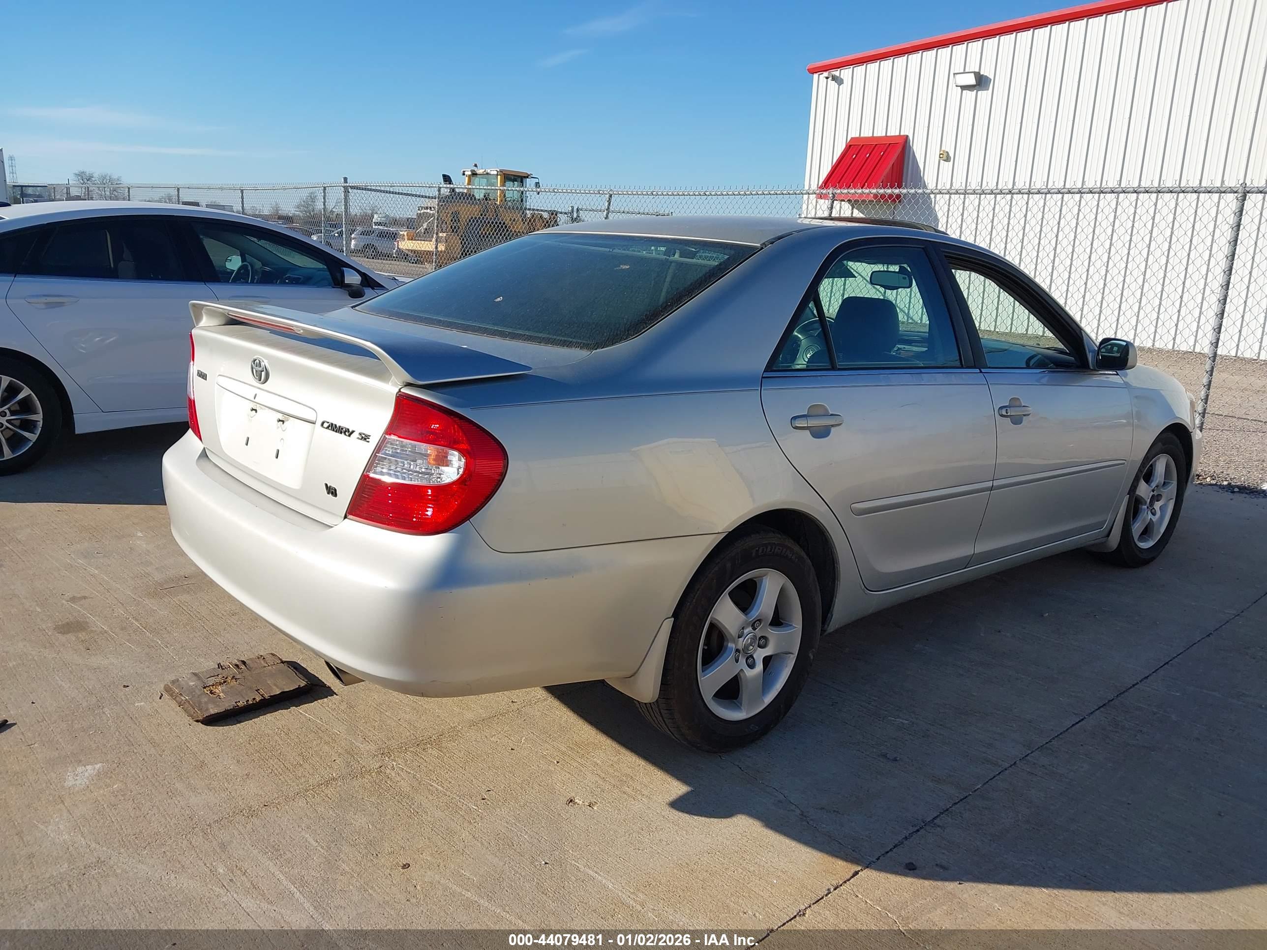 TOYOTA CAMRY image 4
