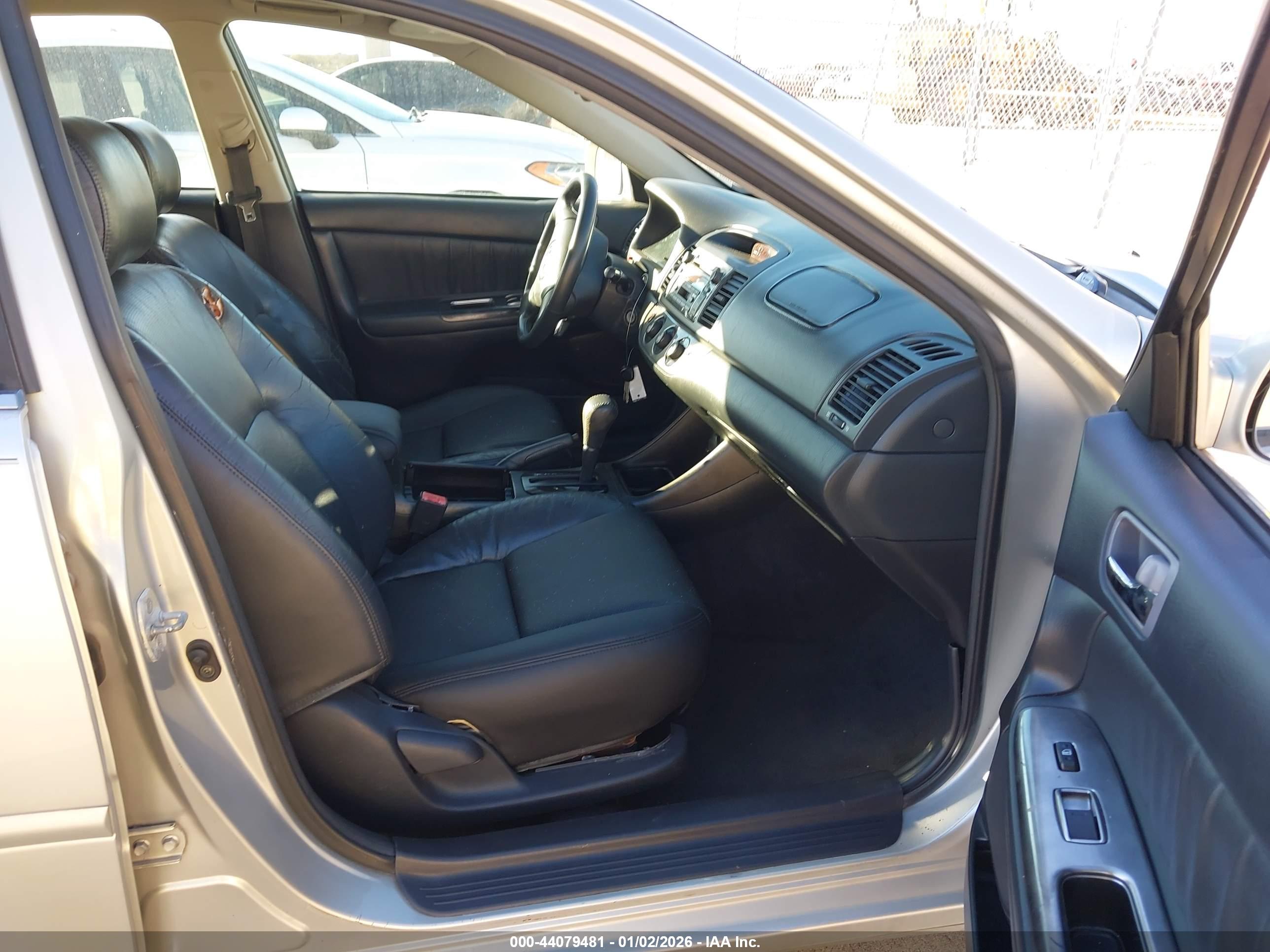 TOYOTA CAMRY image 5