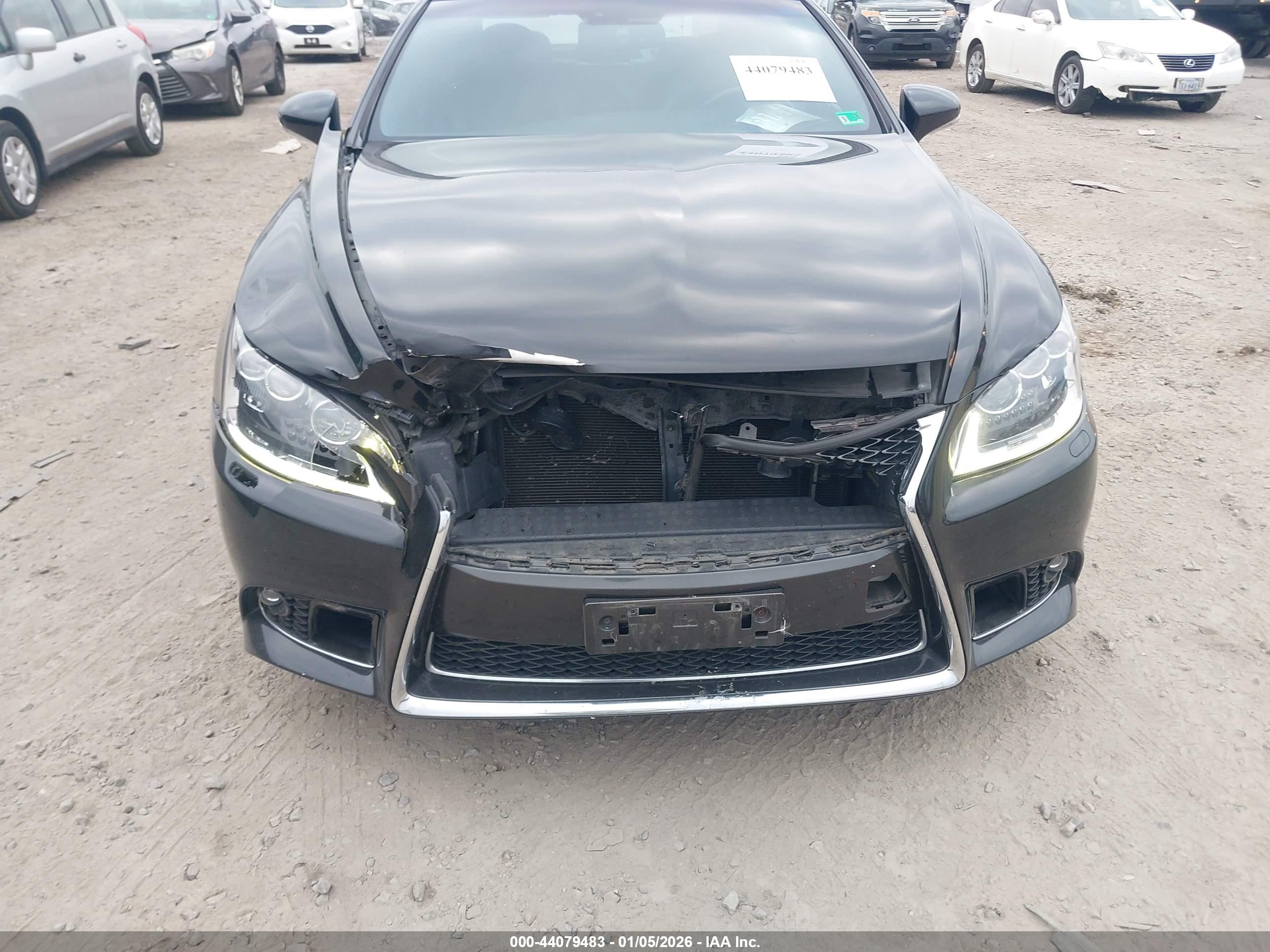 LEXUS LS image 6
