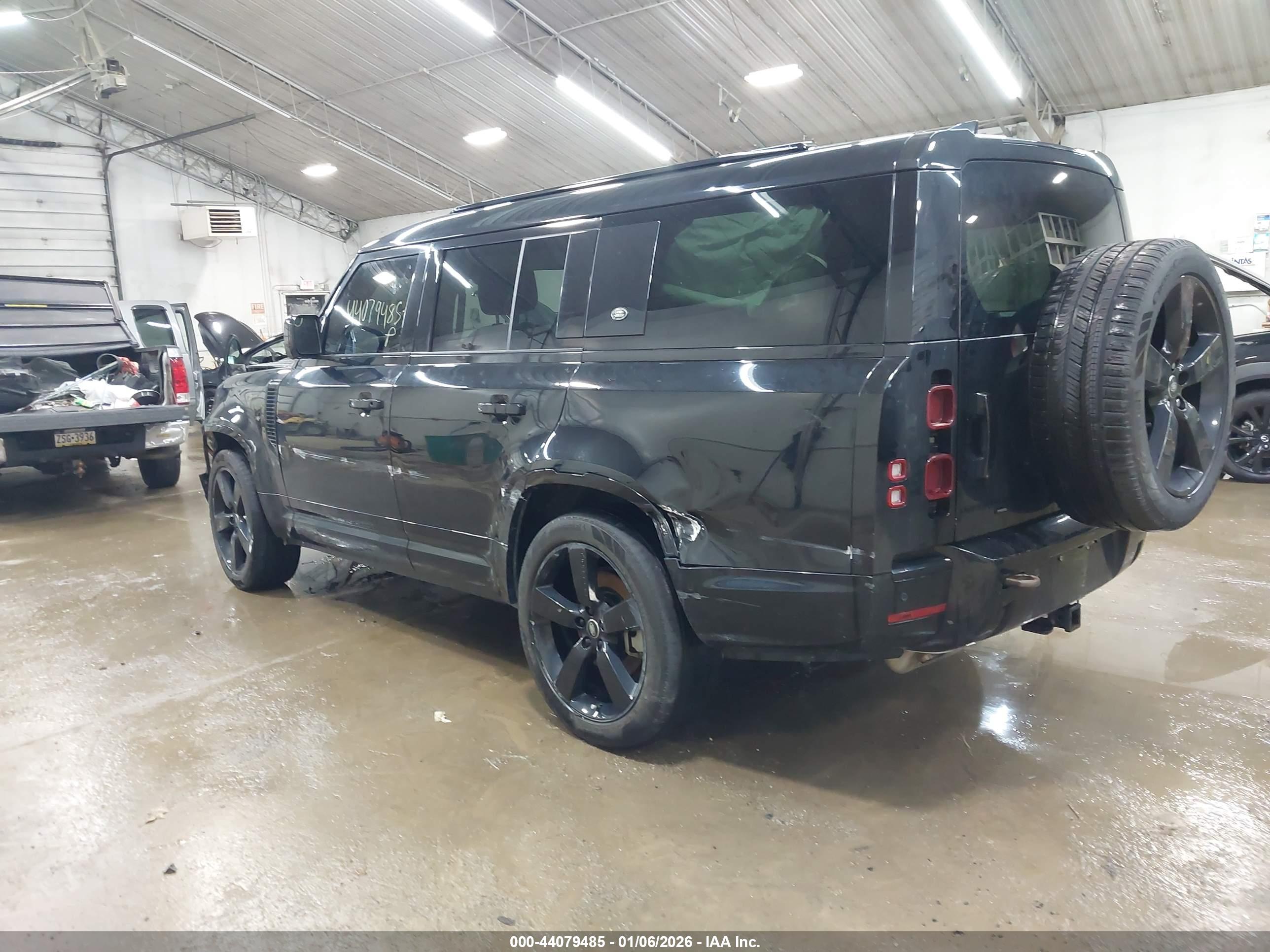 LAND ROVER image 3