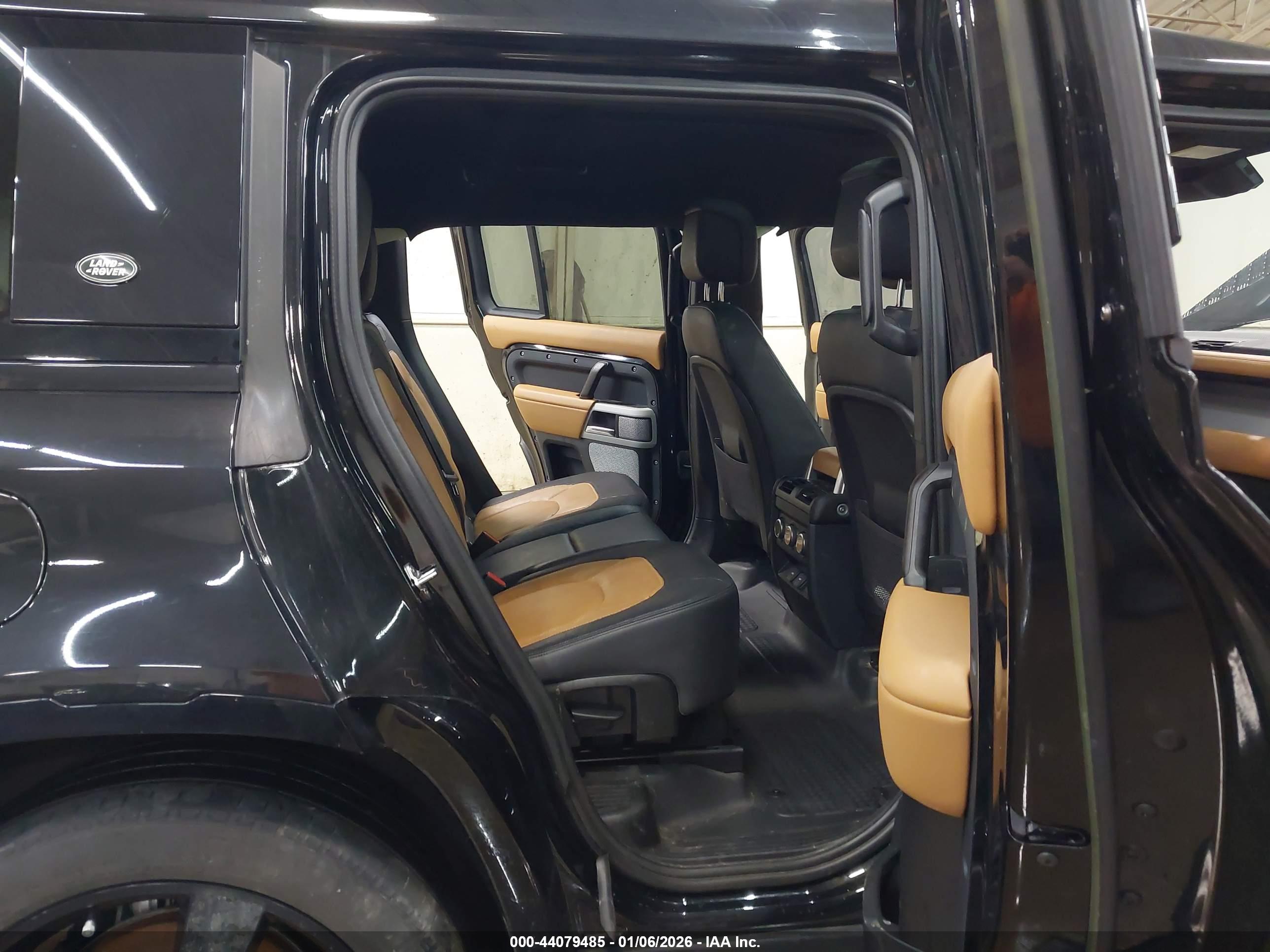 LAND ROVER image 8
