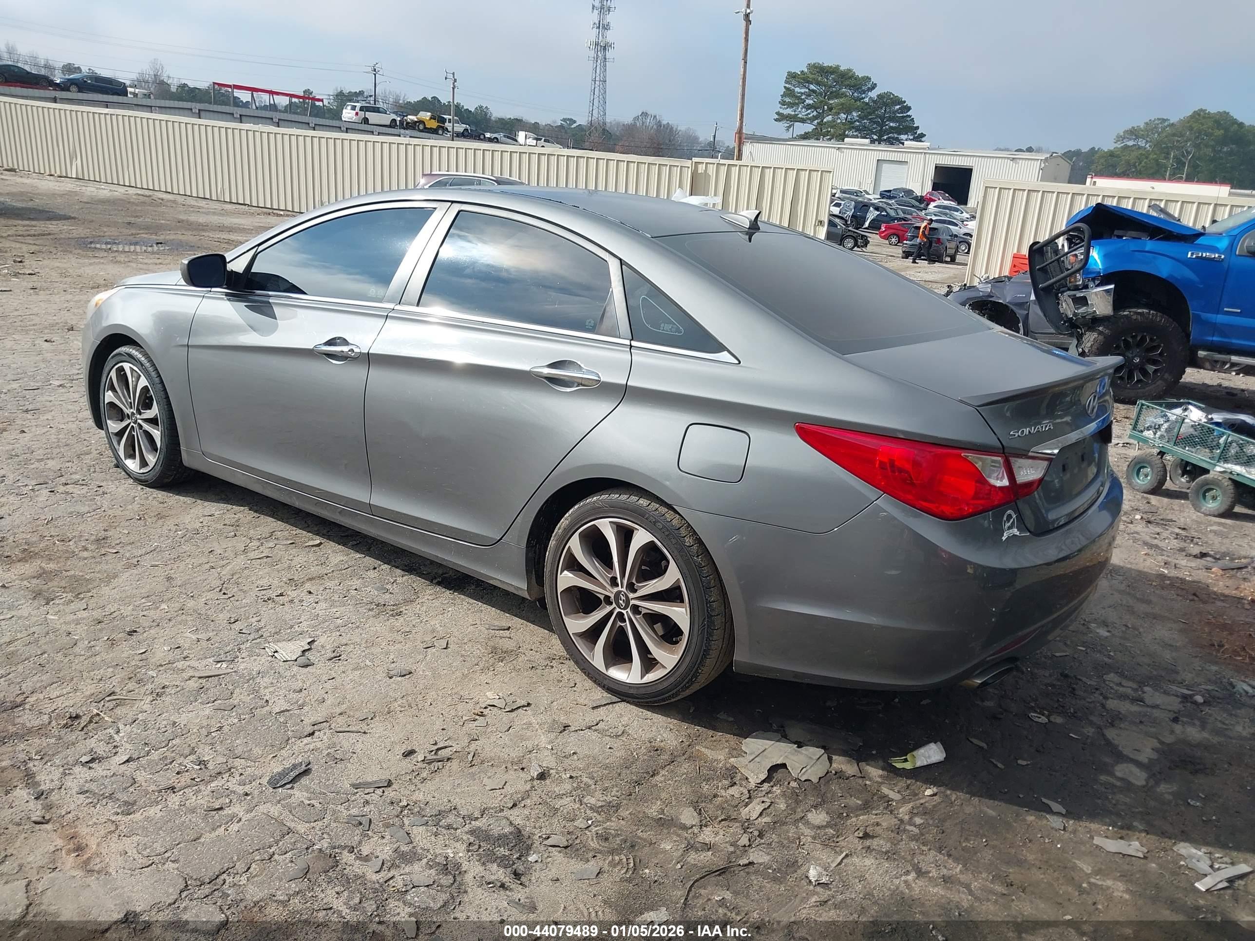 HYUNDAI SONATA image 3