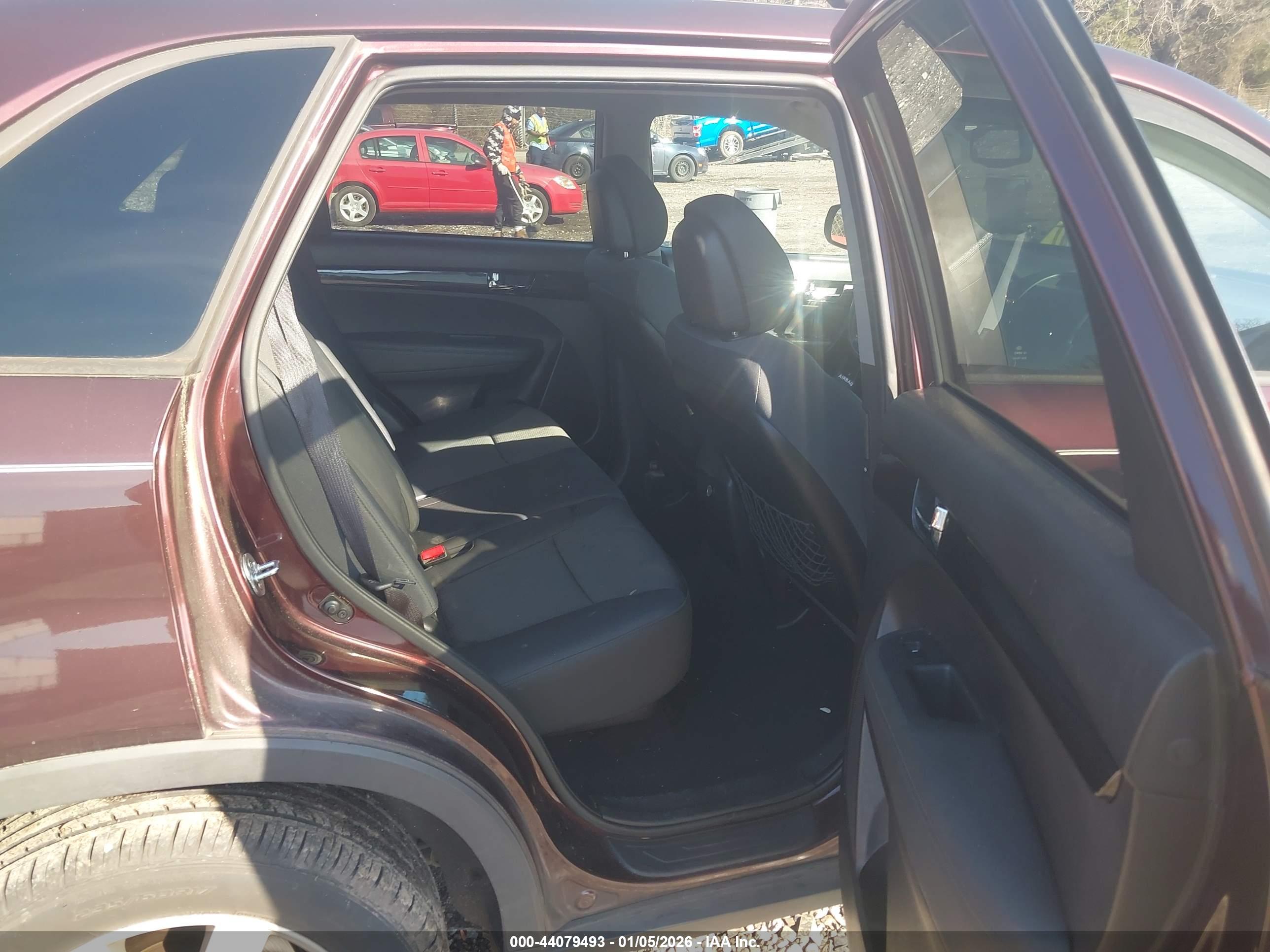 KIA SORENTO image 8