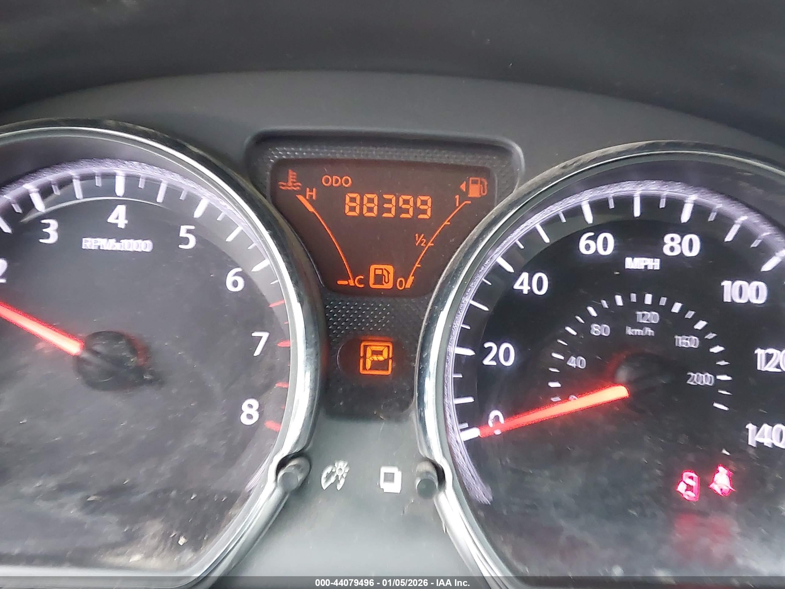 NISSAN VERSA image 7