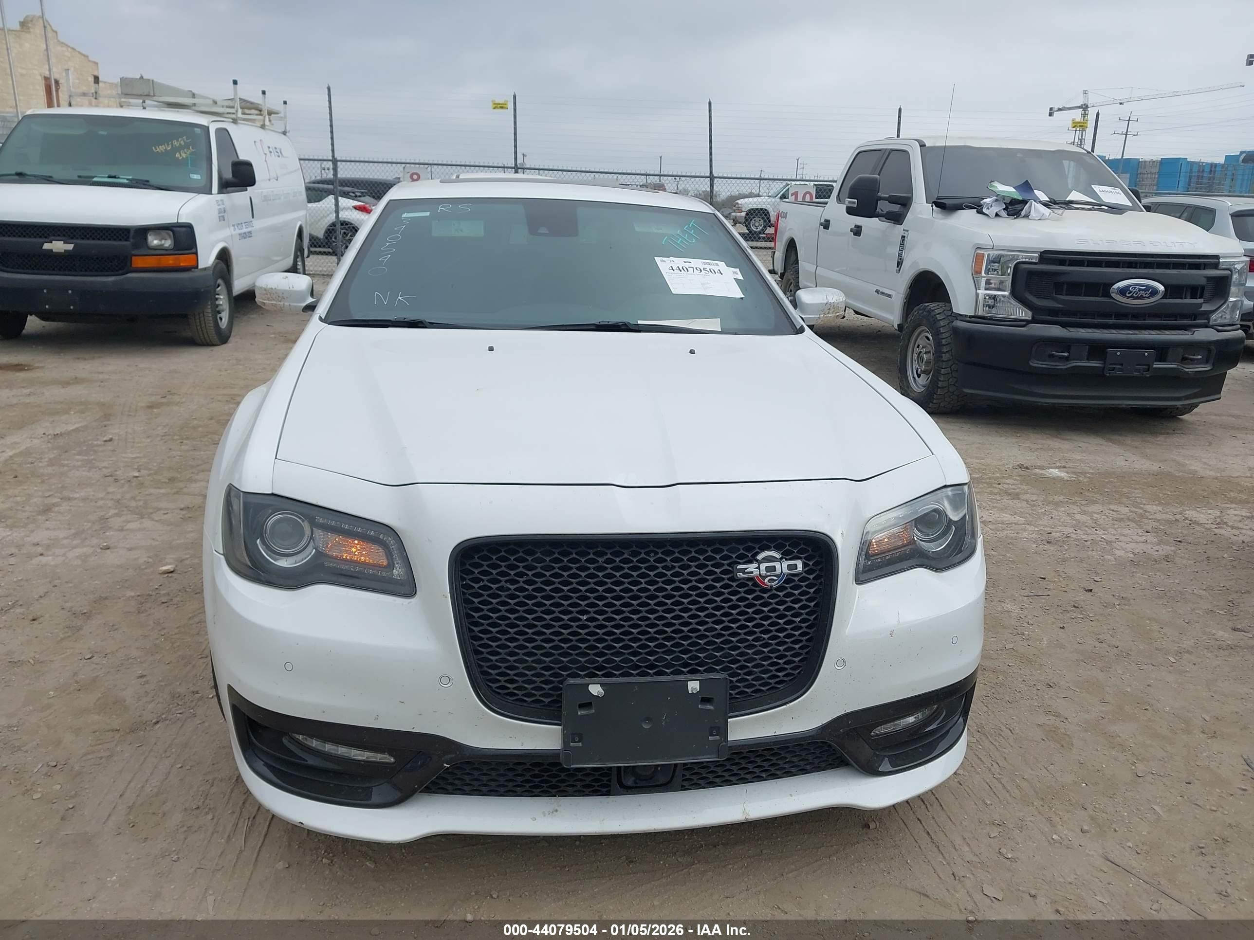 CHRYSLER 300 image 6