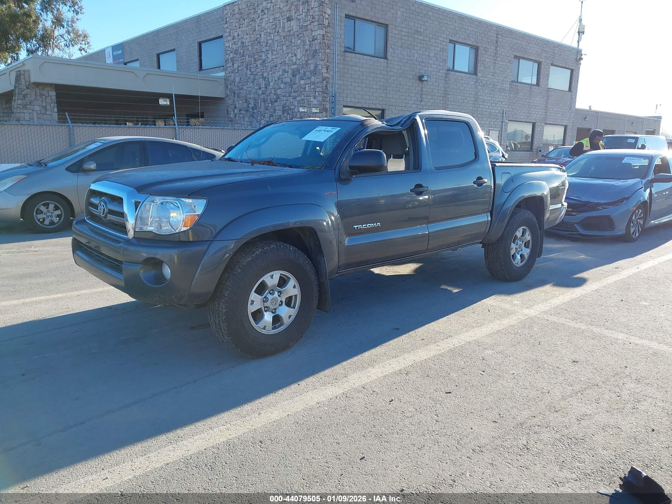 TOYOTA TACOMA image 2