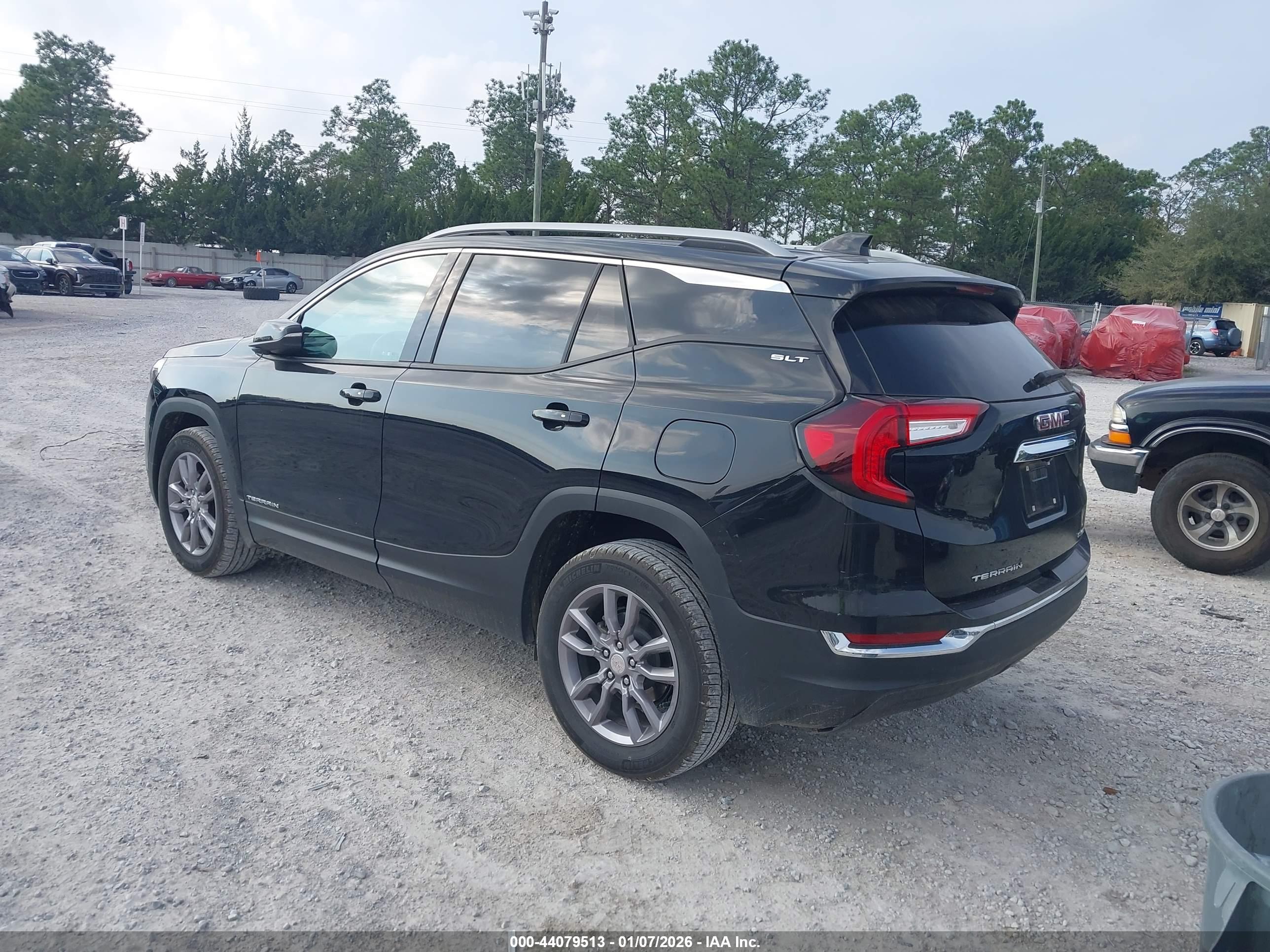GMC TERRAIN image 3