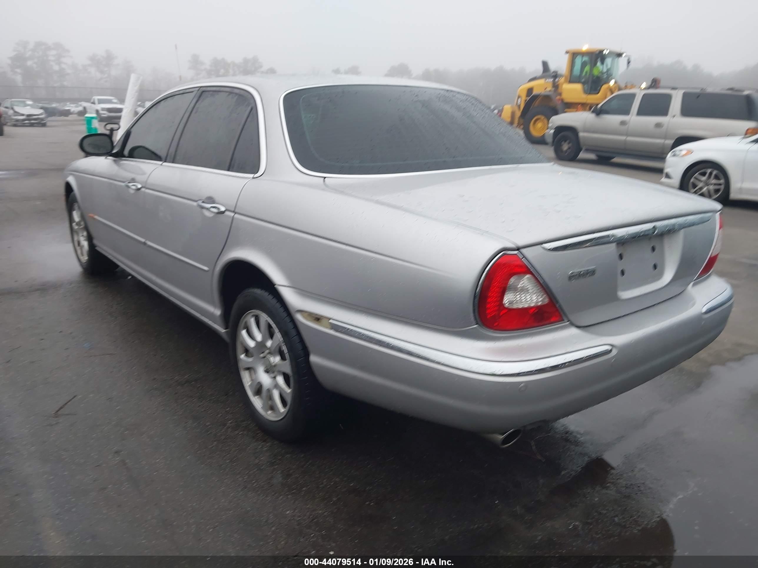 JAGUAR XJ image 3