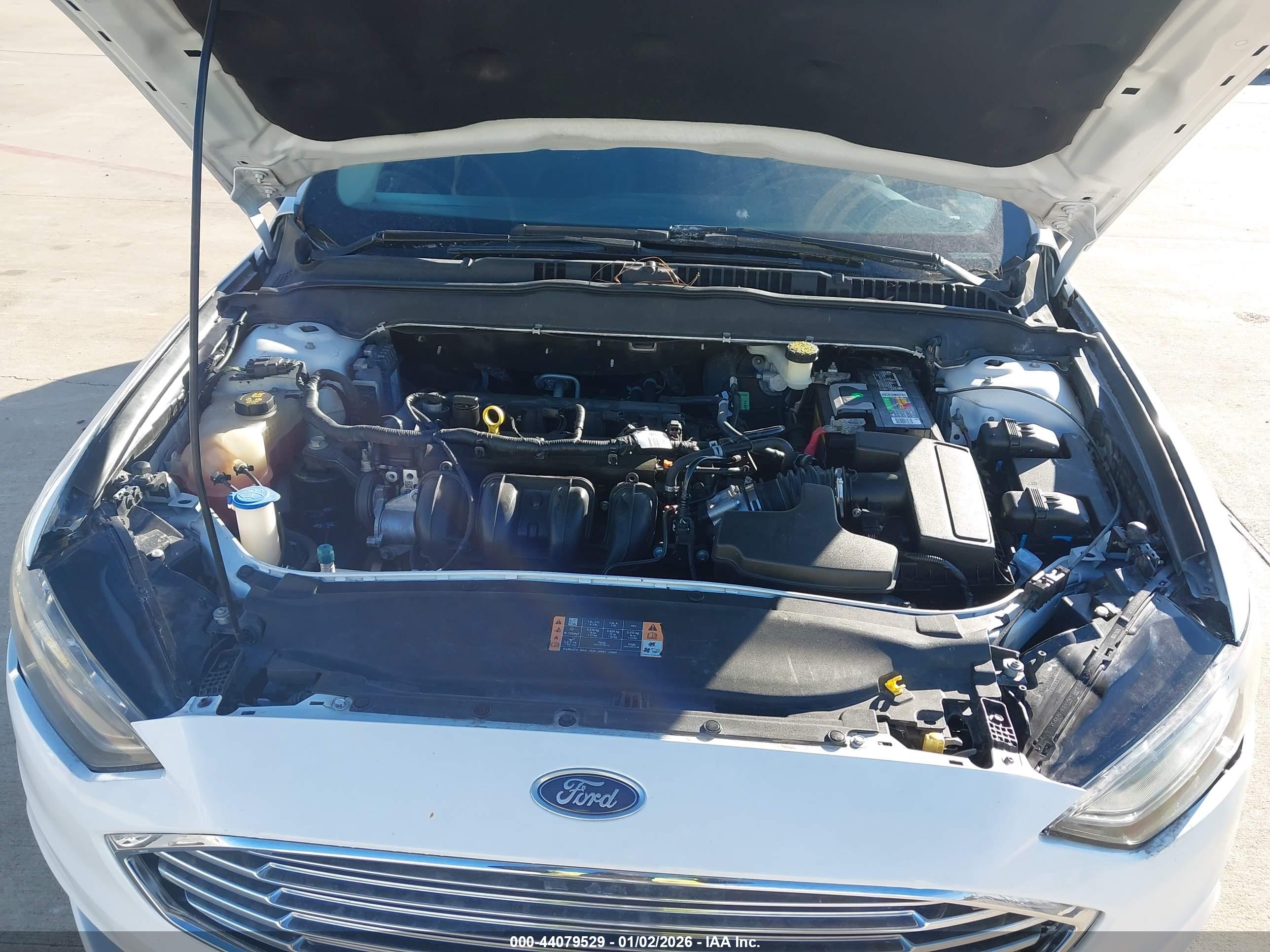 FORD FUSION image 10