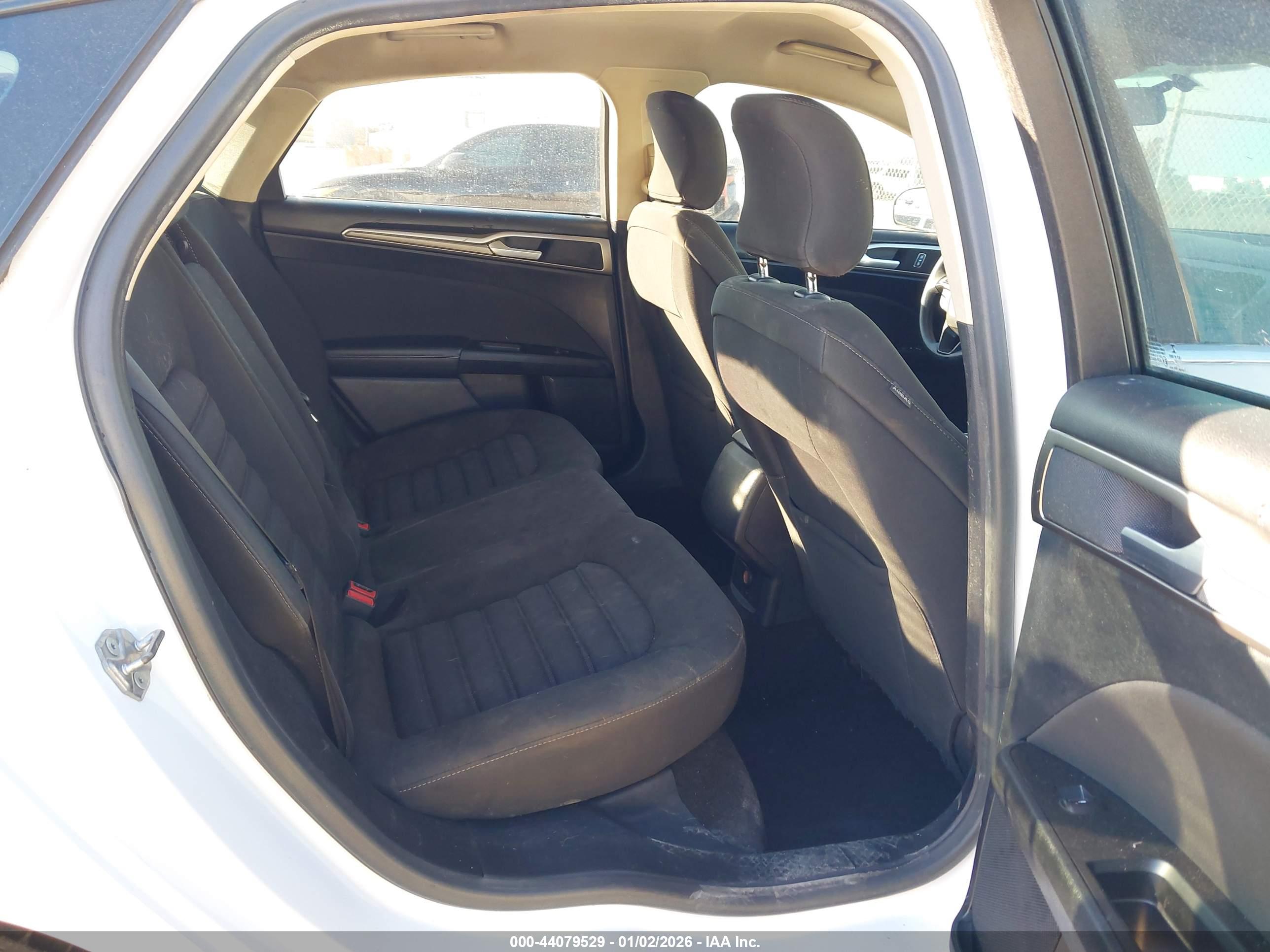 FORD FUSION image 8