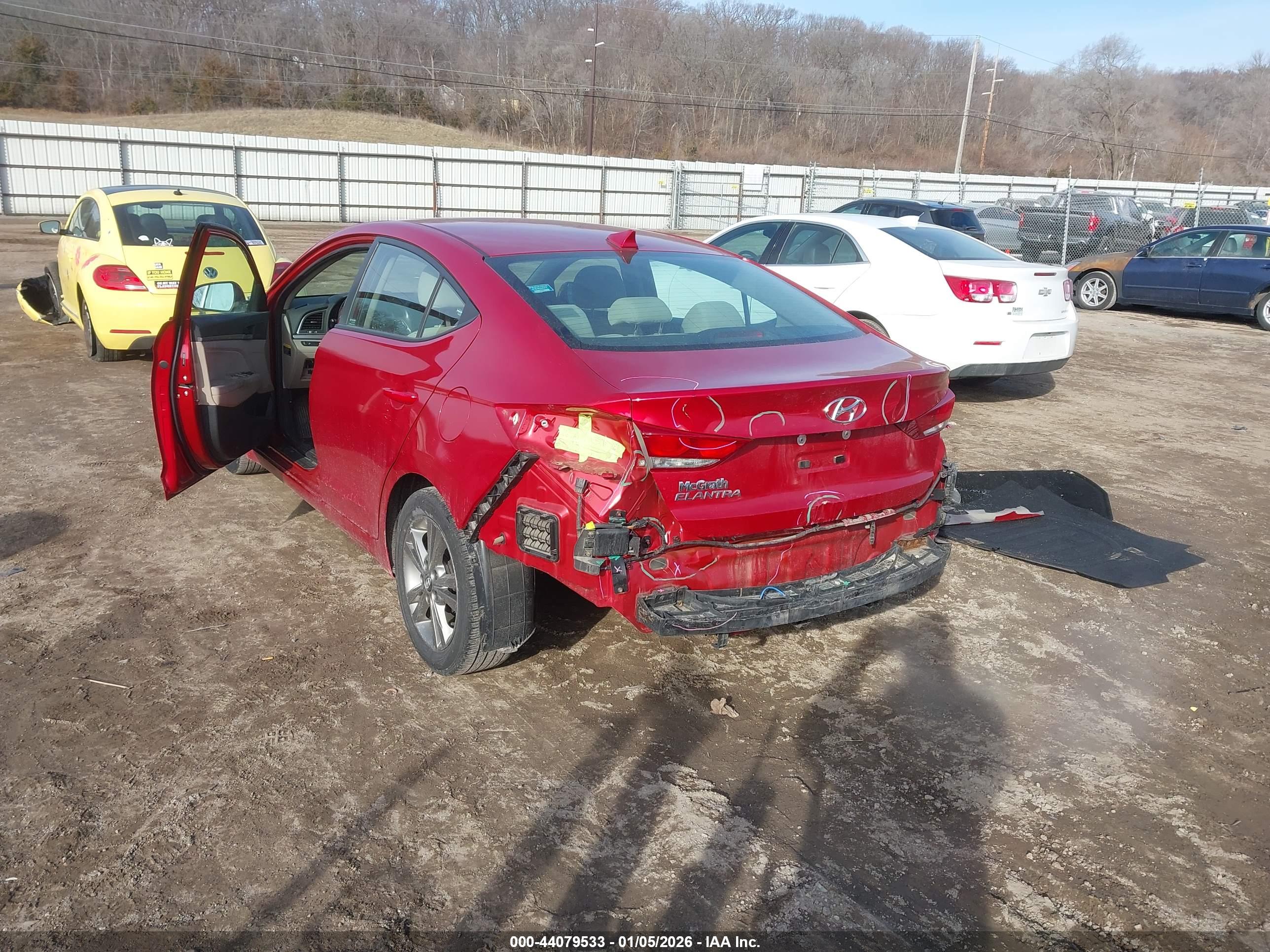 HYUNDAI ELANTRA image 3