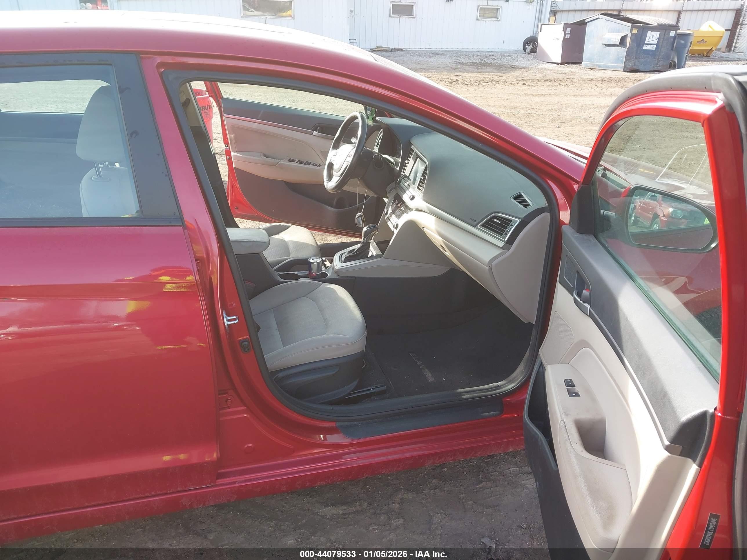 HYUNDAI ELANTRA image 5
