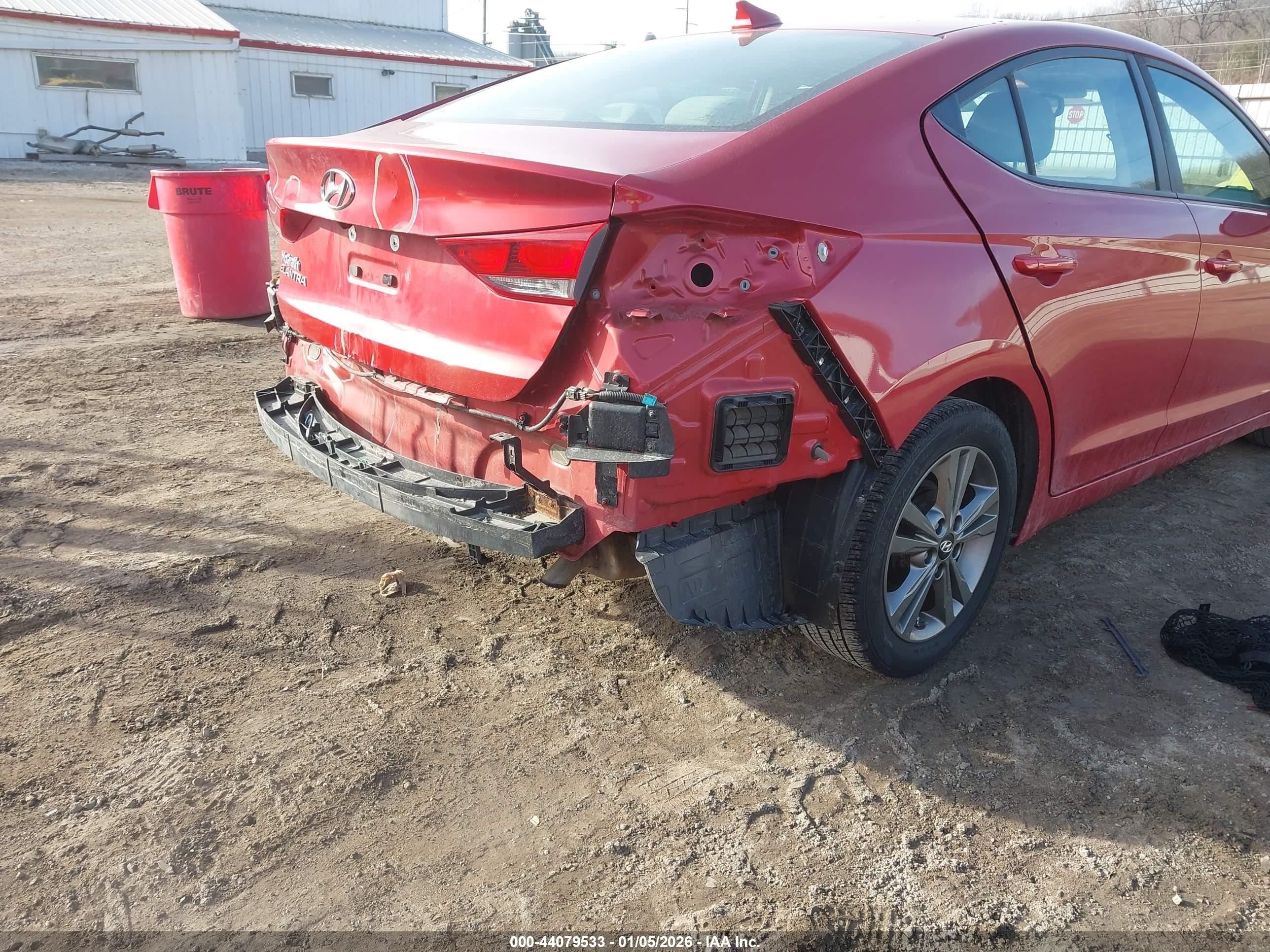 HYUNDAI ELANTRA image 6
