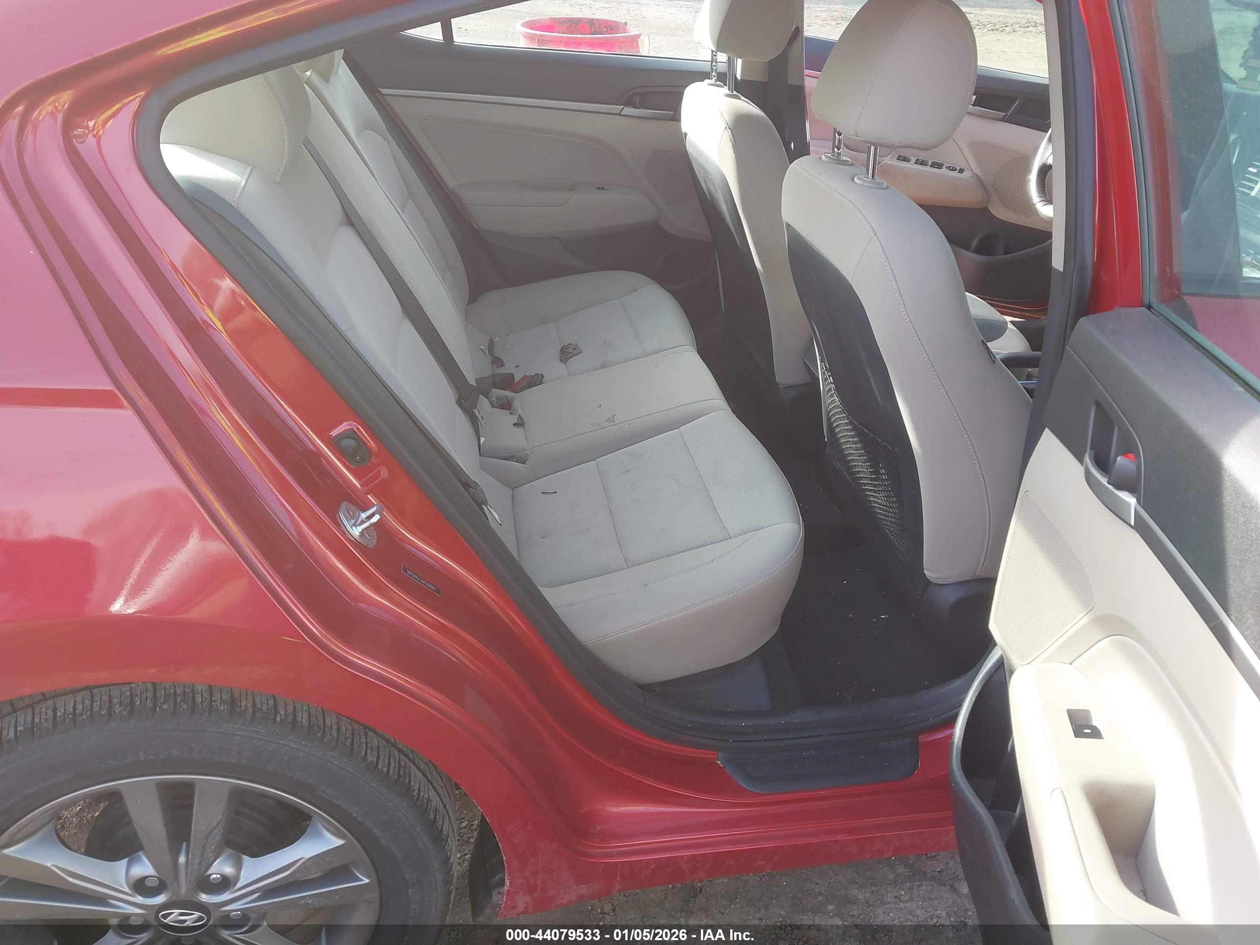 HYUNDAI ELANTRA image 8
