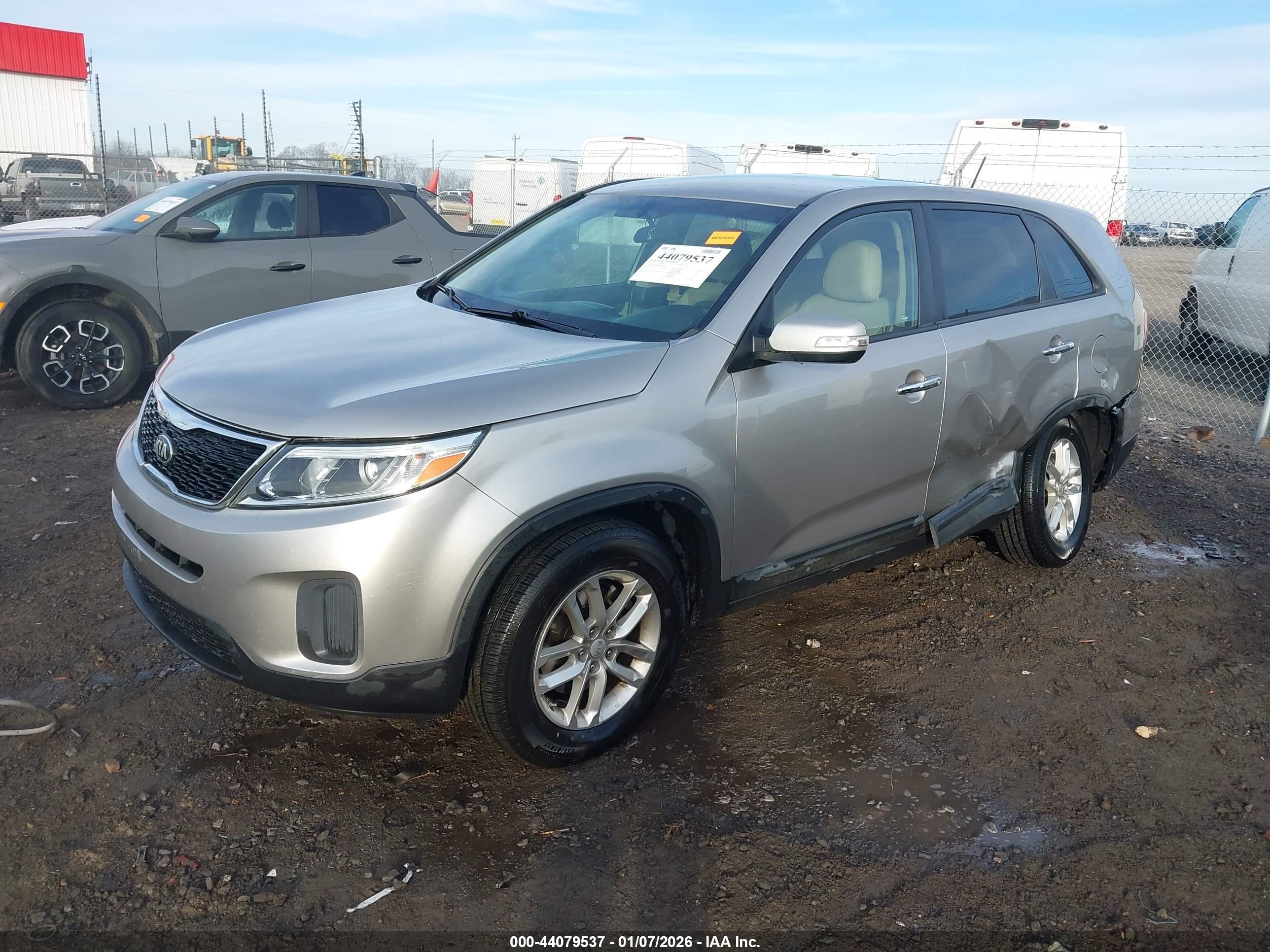 KIA SORENTO image 2