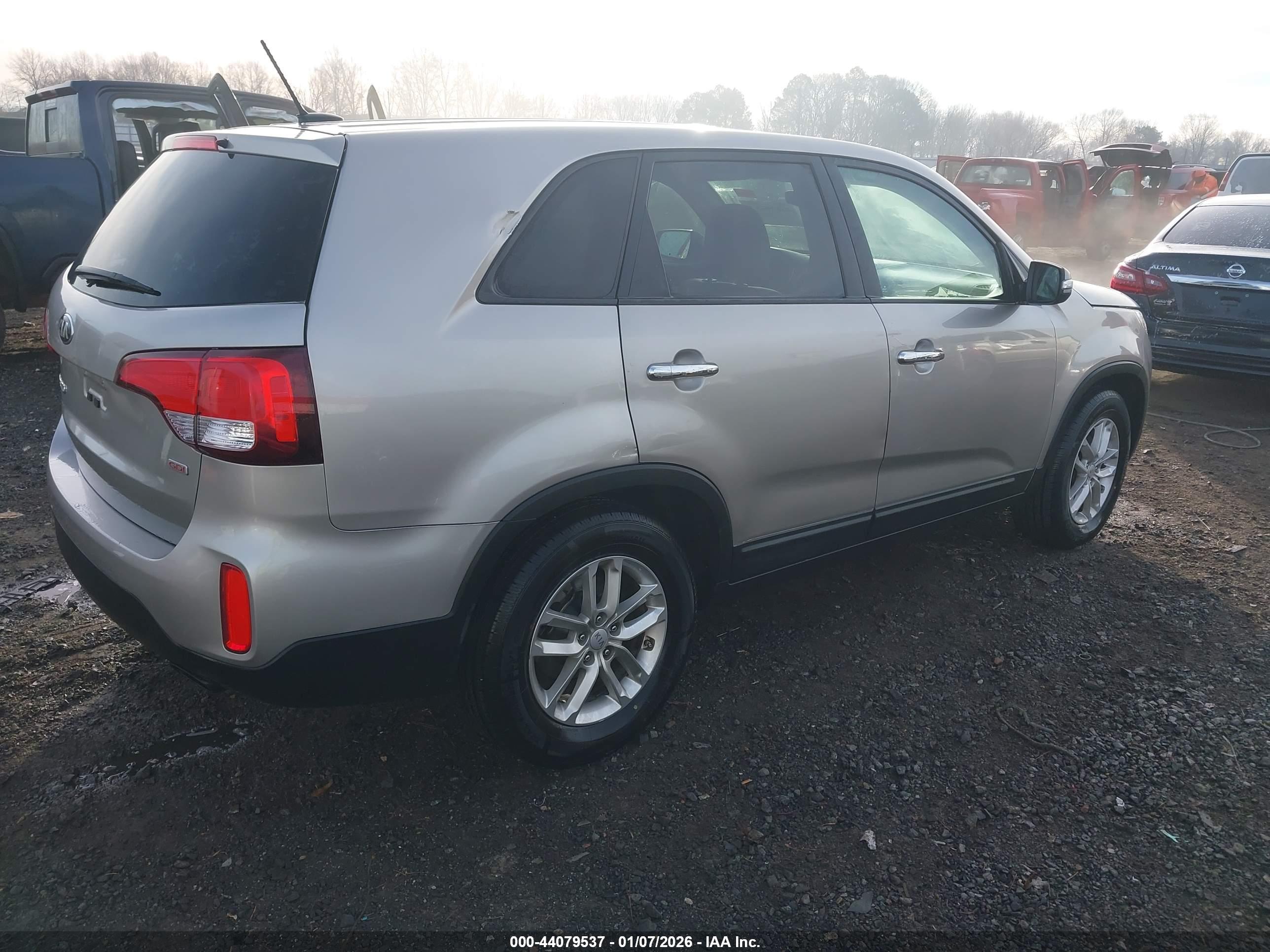 KIA SORENTO image 4