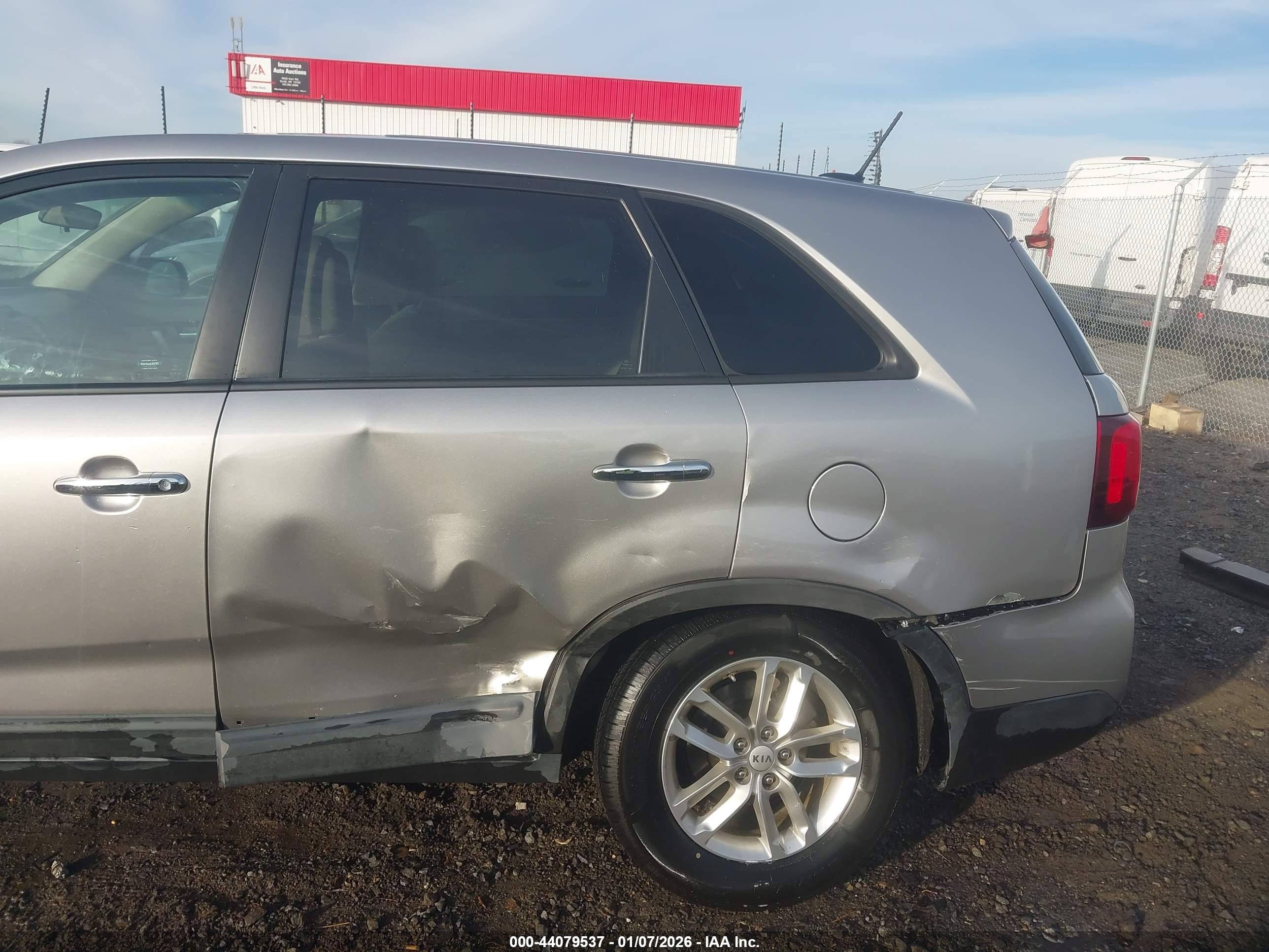 KIA SORENTO image 6