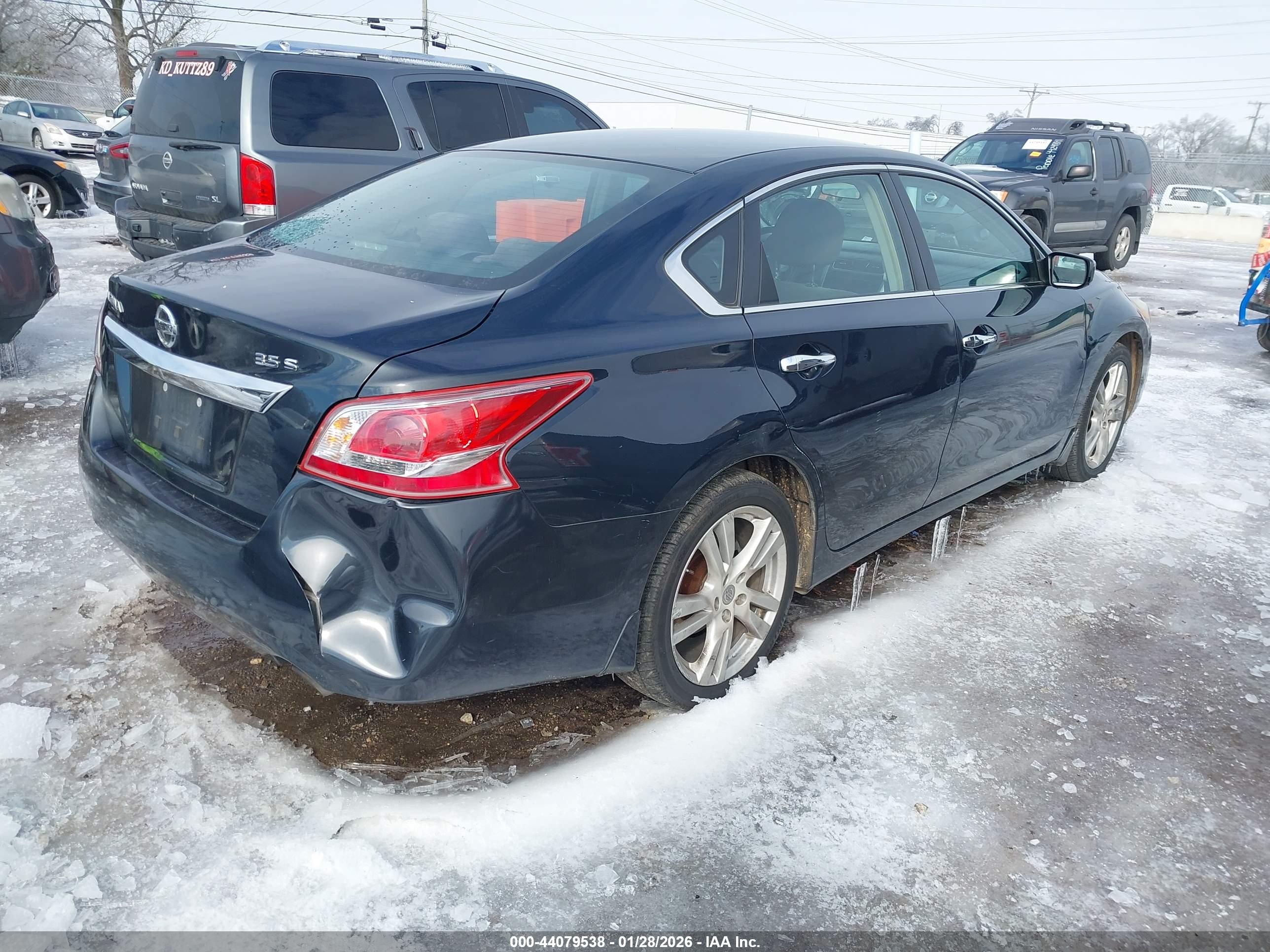 NISSAN ALTIMA image 4