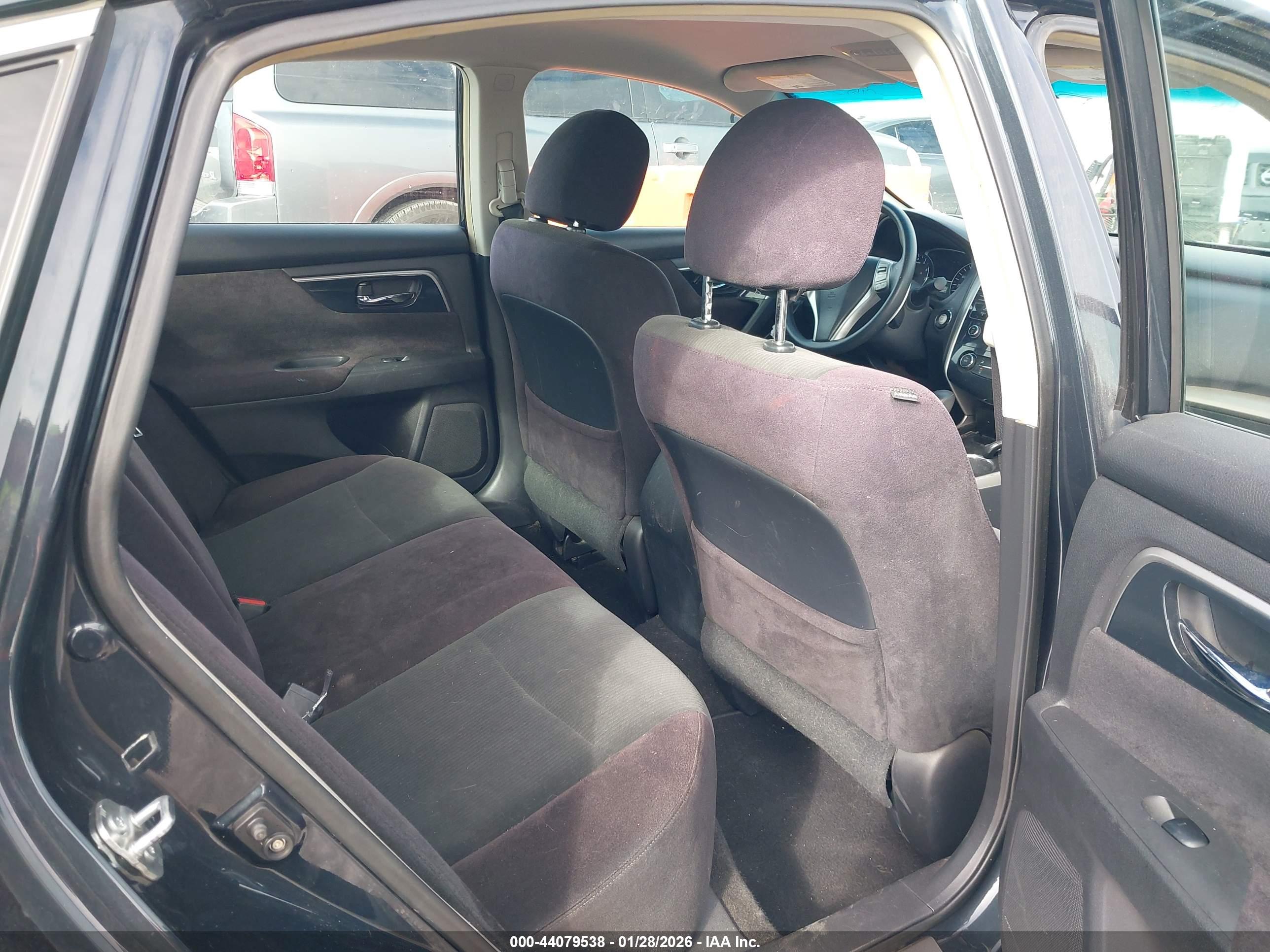 NISSAN ALTIMA image 8