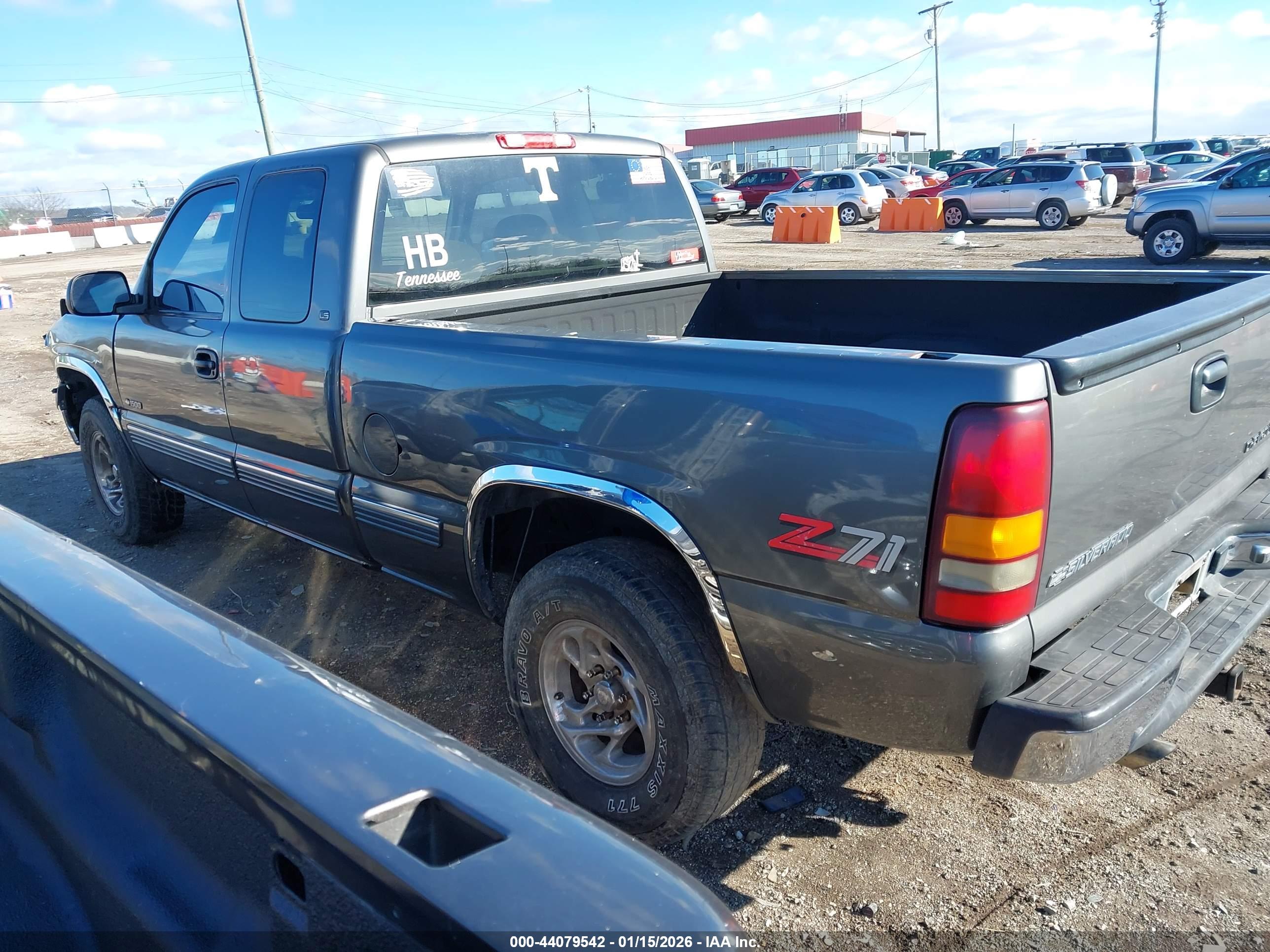 CHEVROLET SILVERADO image 3