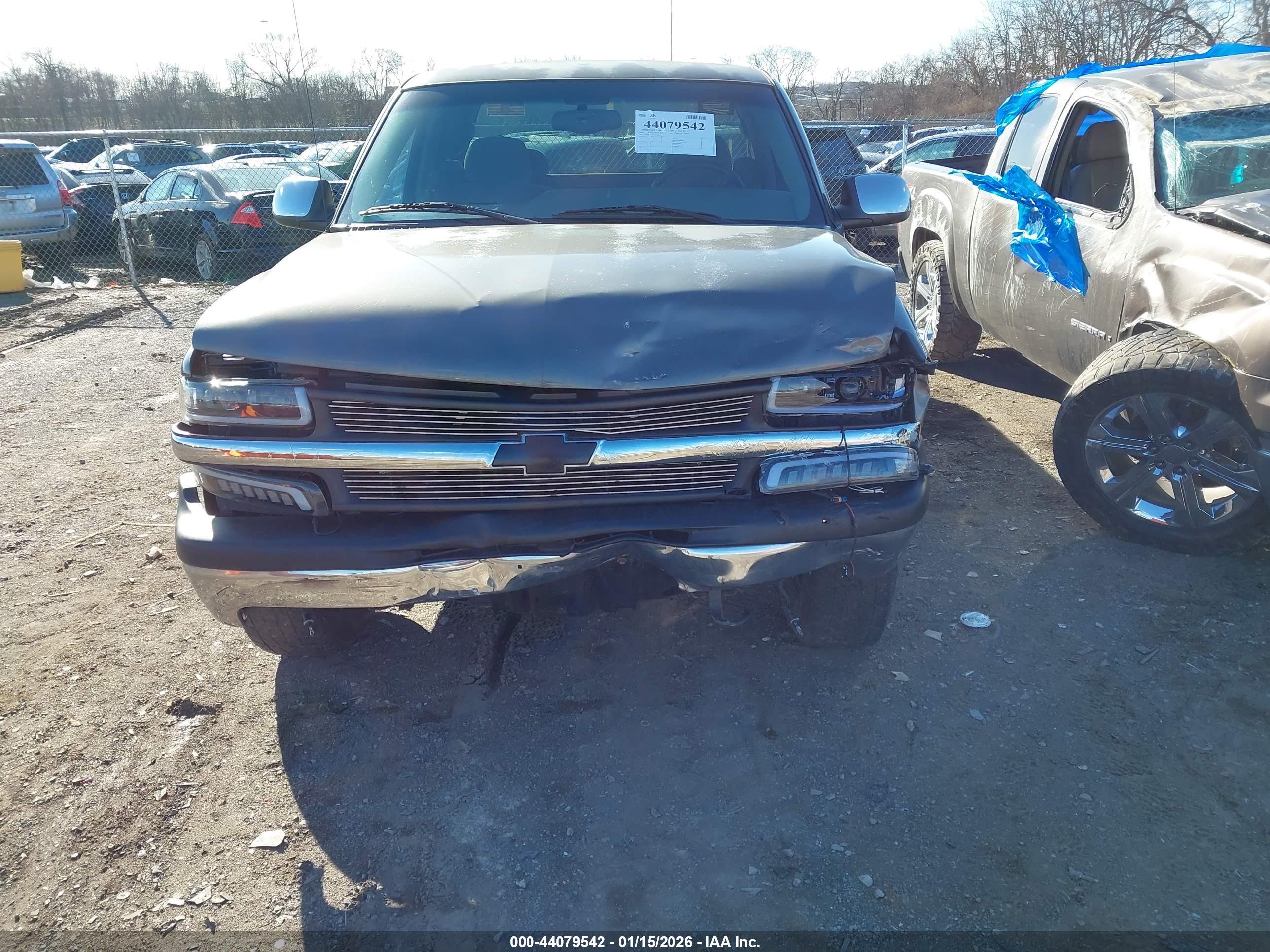 CHEVROLET SILVERADO image 6