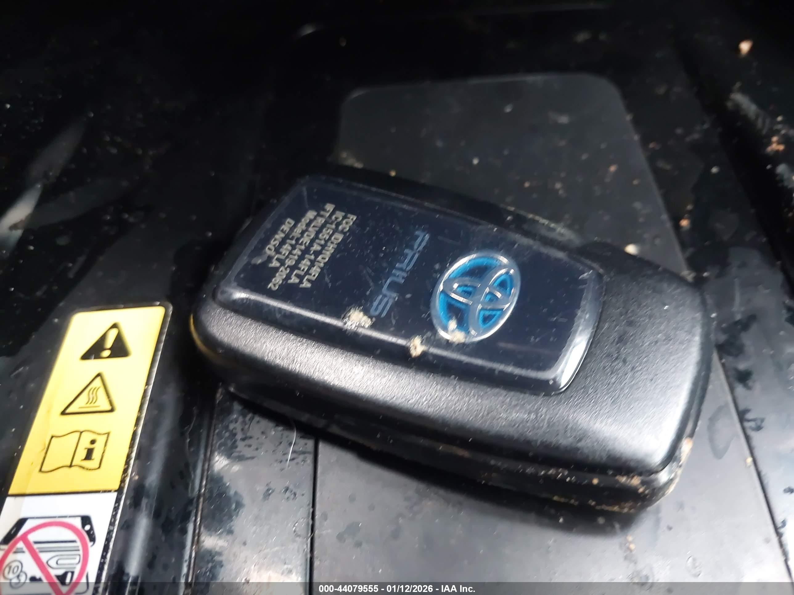 TOYOTA PRIUS image 11