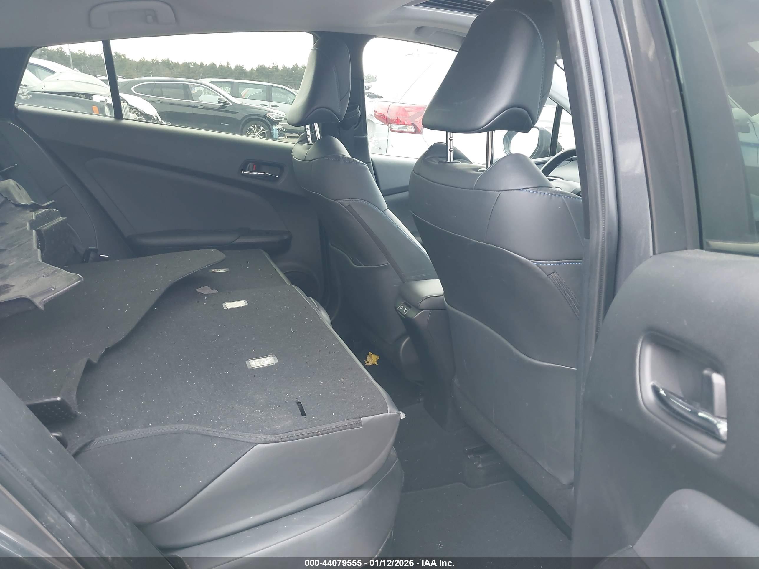 TOYOTA PRIUS image 8