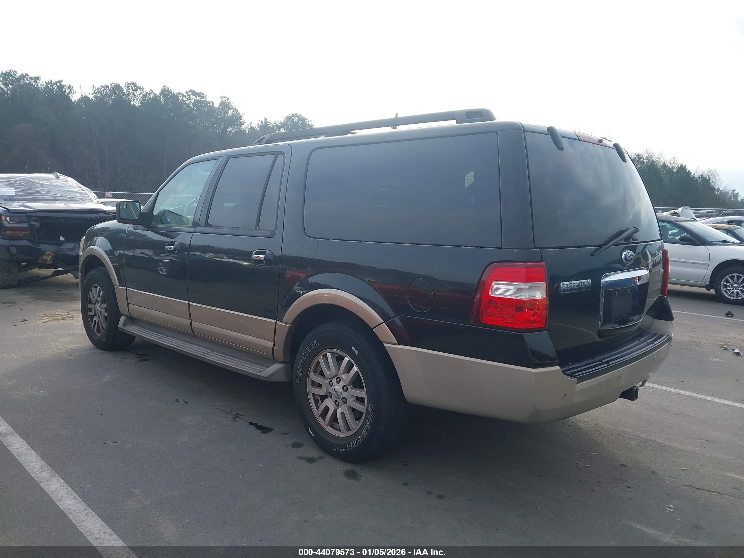 FORD EXPEDITION image 3
