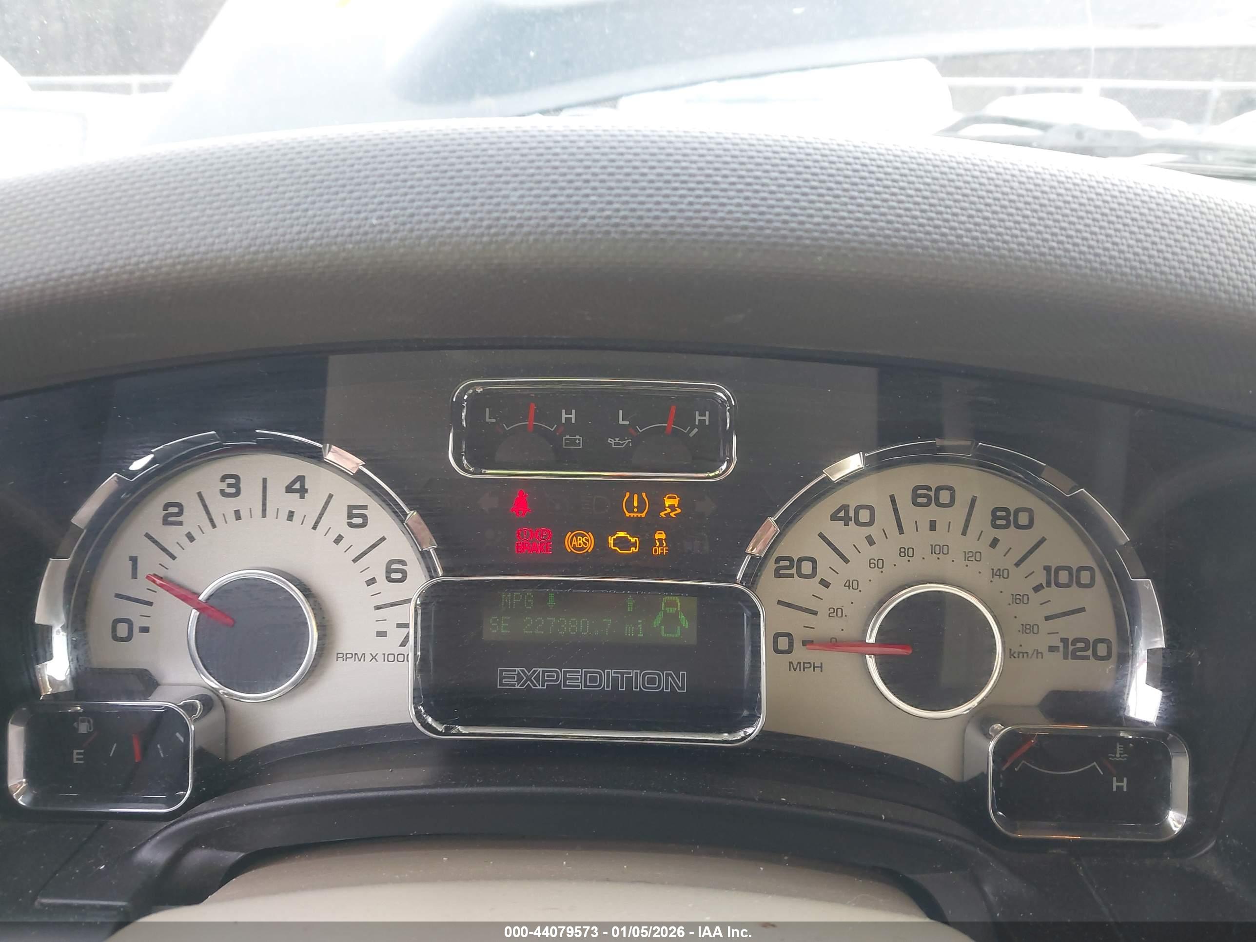 FORD EXPEDITION image 7
