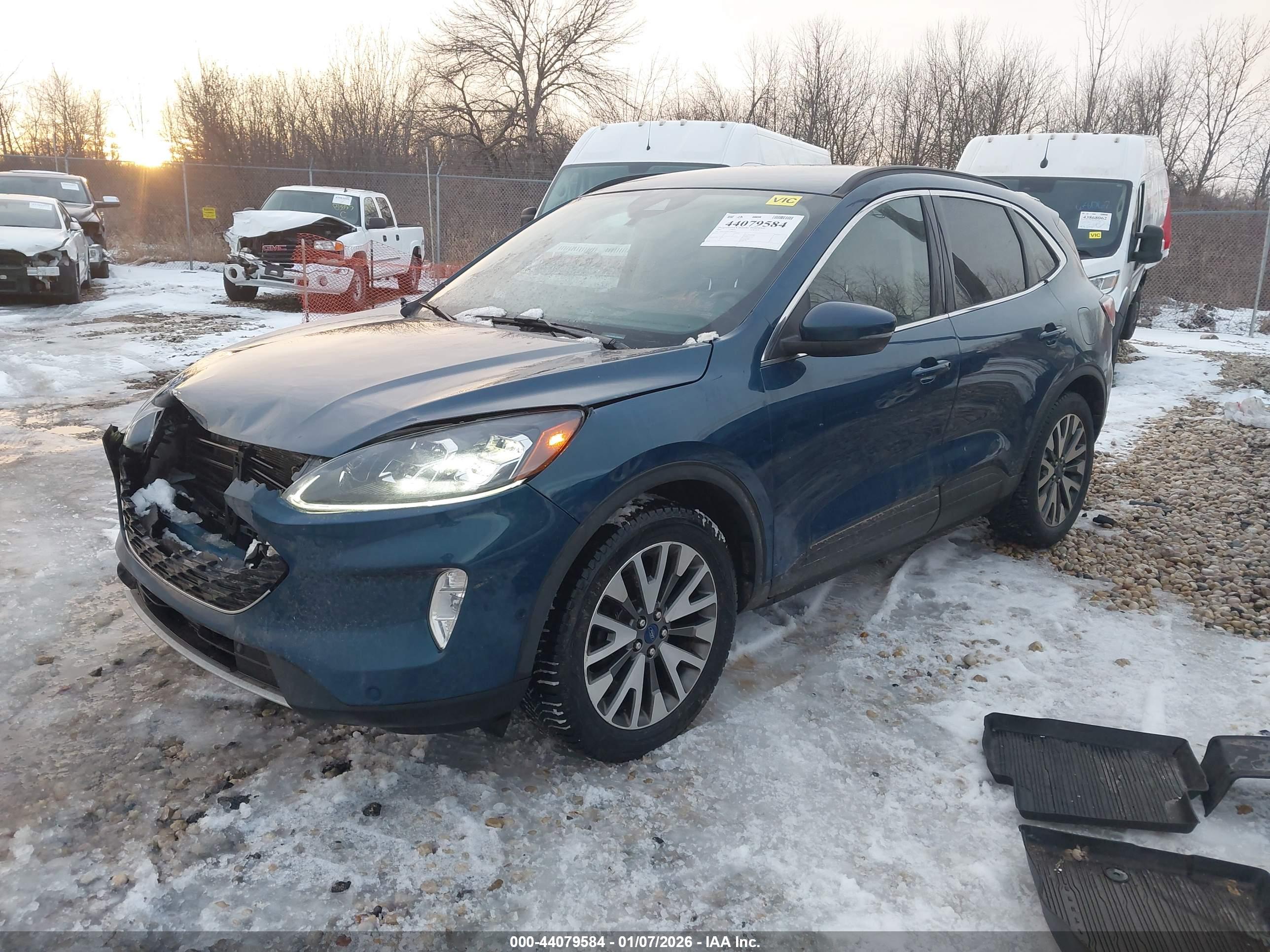 FORD ESCAPE image 2
