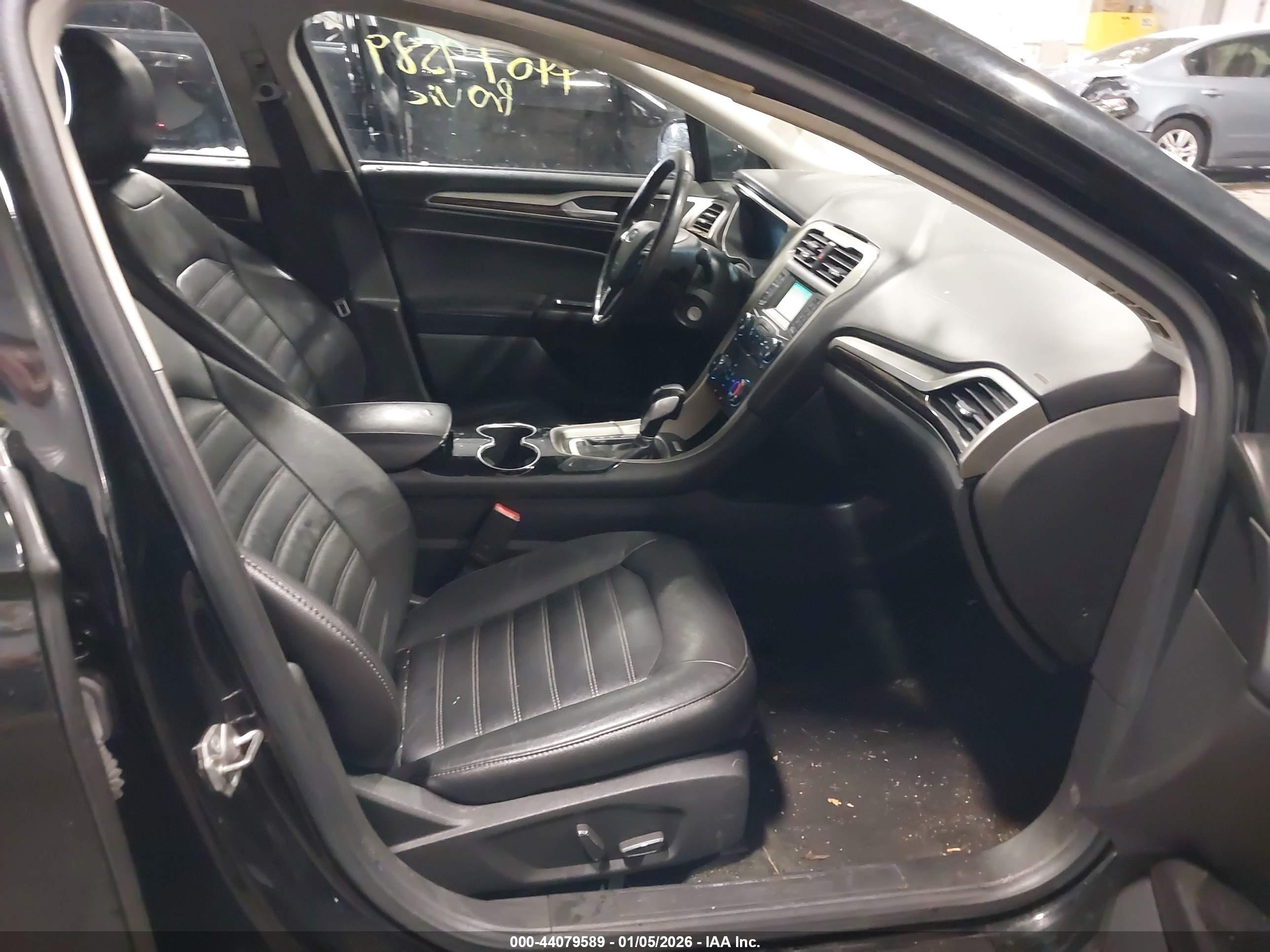FORD FUSION image 5