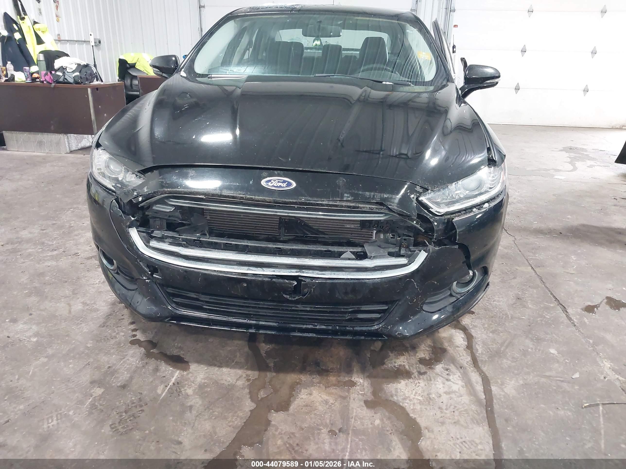 FORD FUSION image 6