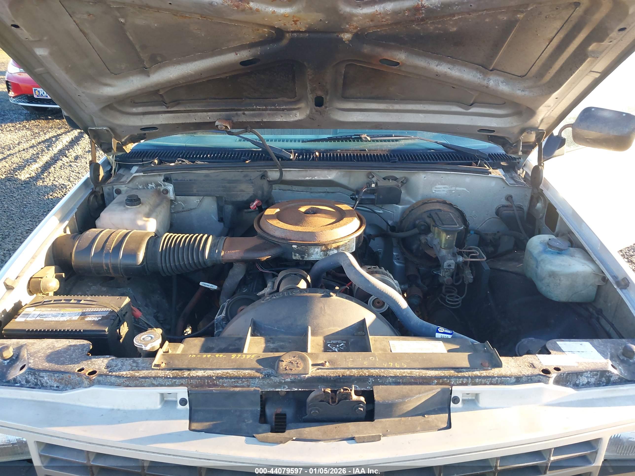 CHEVROLET GMT-400 image 10