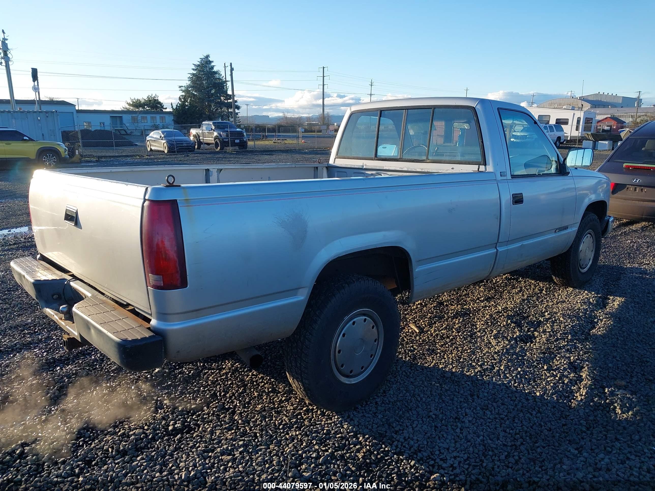 CHEVROLET GMT-400 image 4