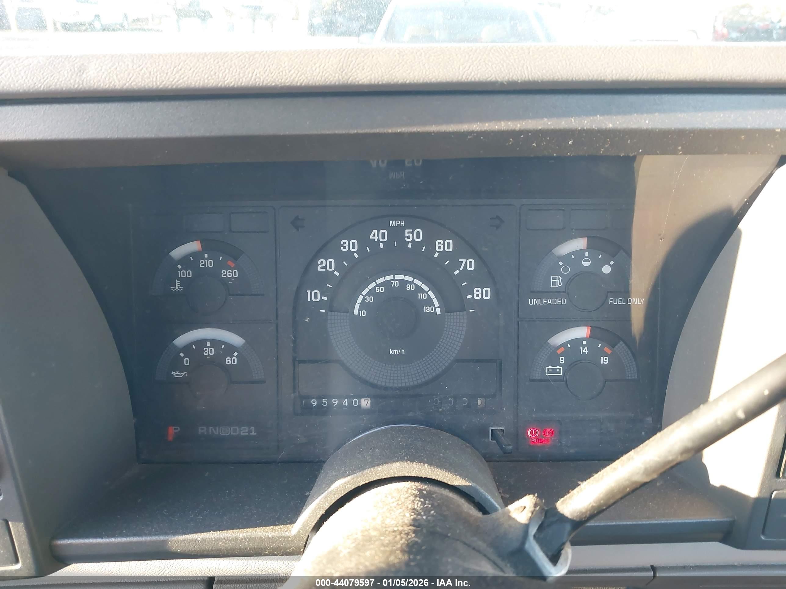 CHEVROLET GMT-400 image 7