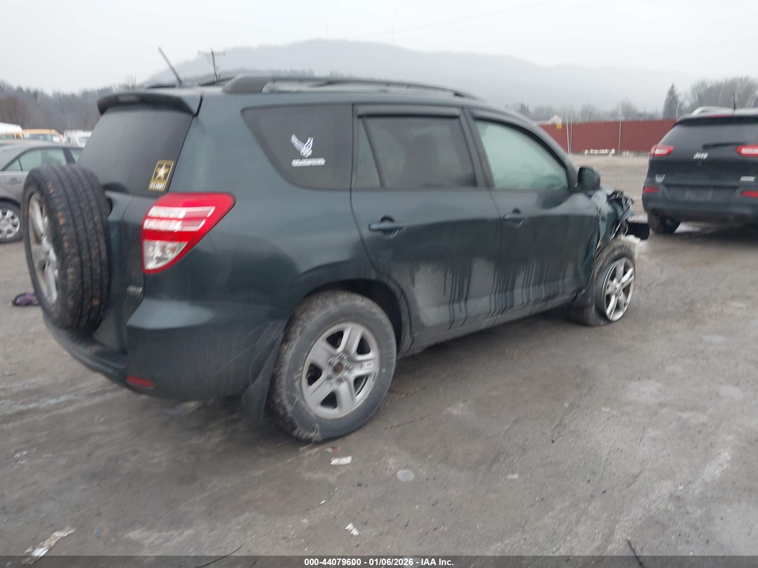 TOYOTA RAV4 image 4