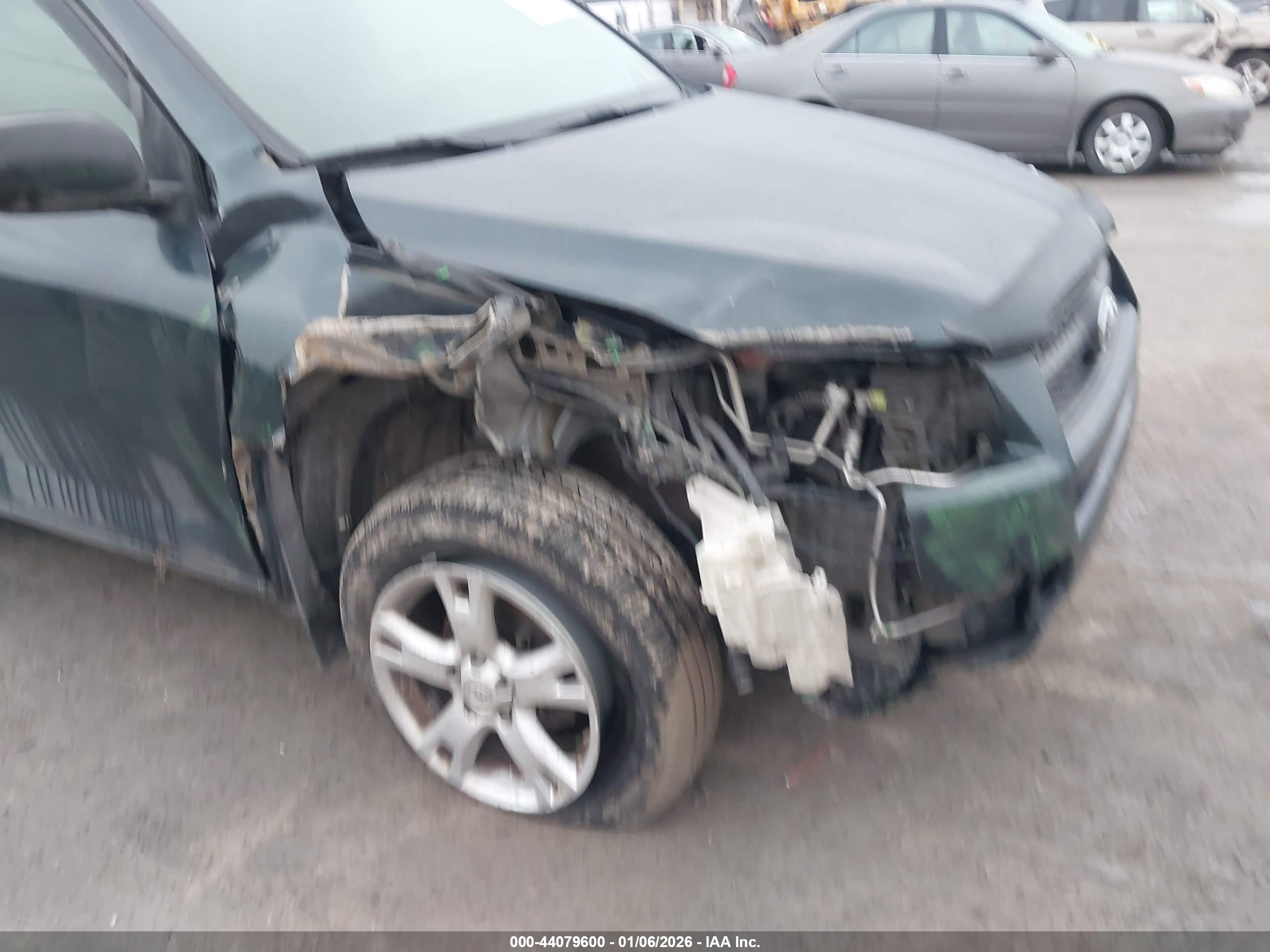 TOYOTA RAV4 image 6