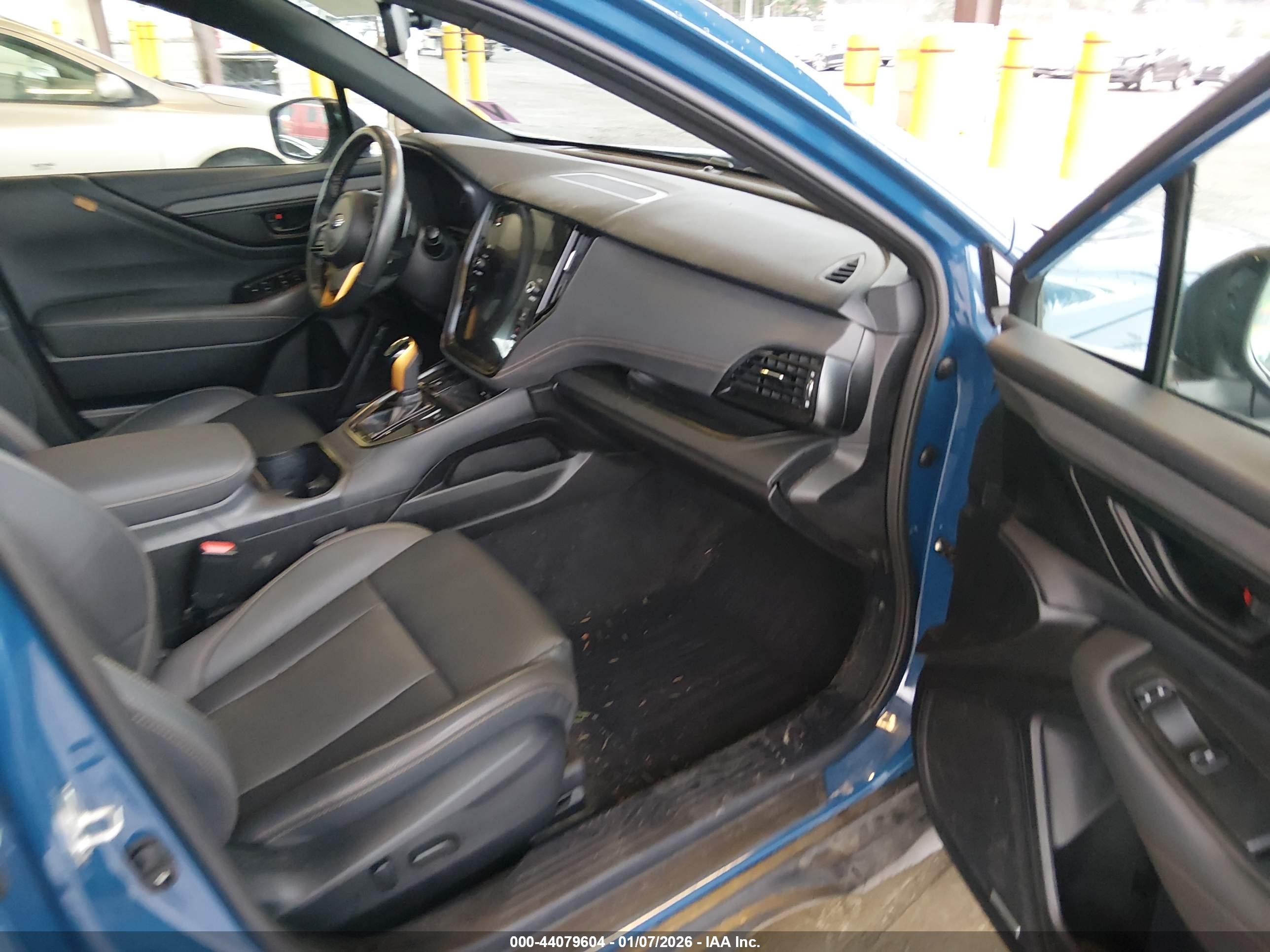SUBARU OUTBACK image 5