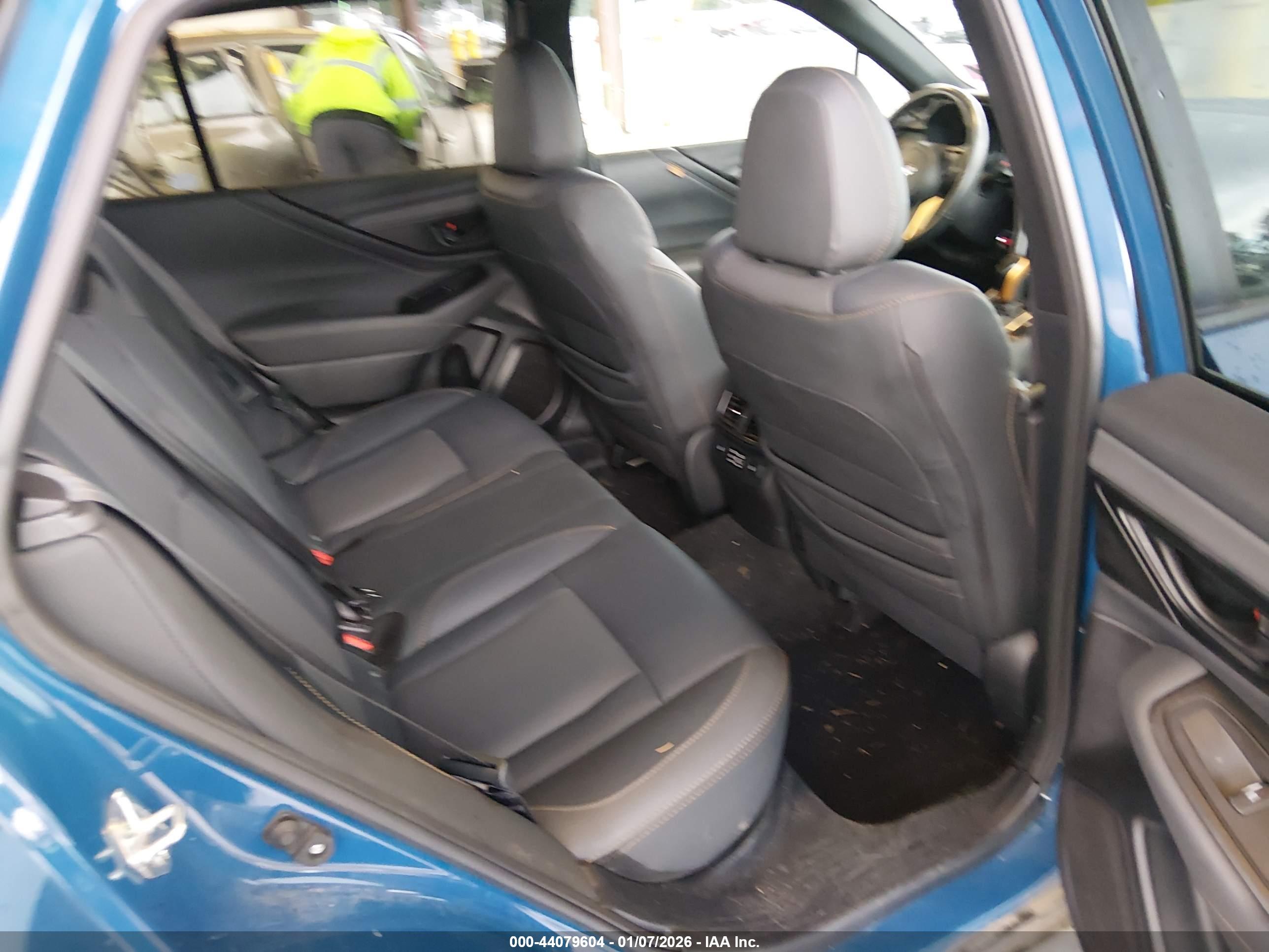 SUBARU OUTBACK image 8