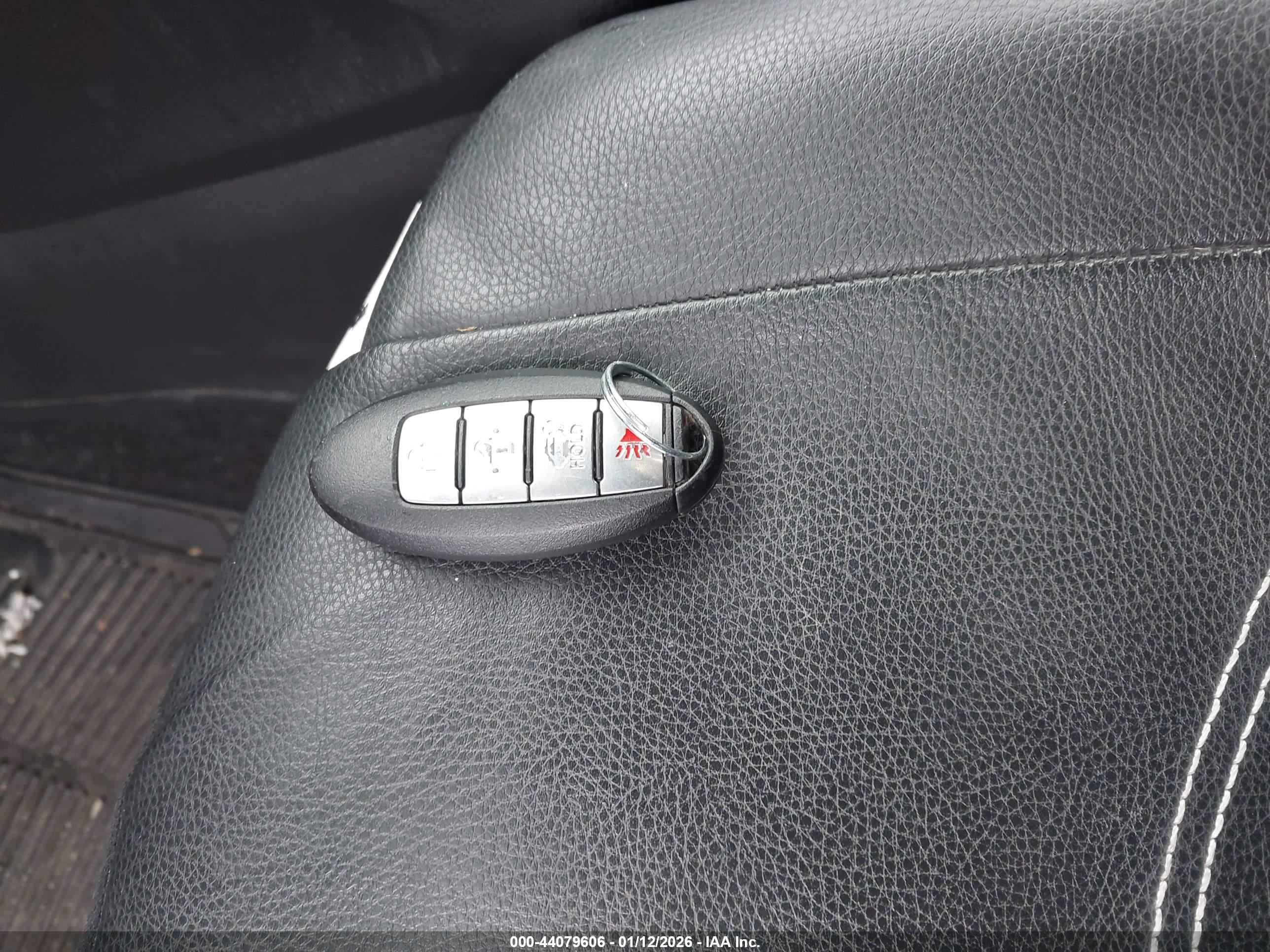NISSAN ROGUE image 11