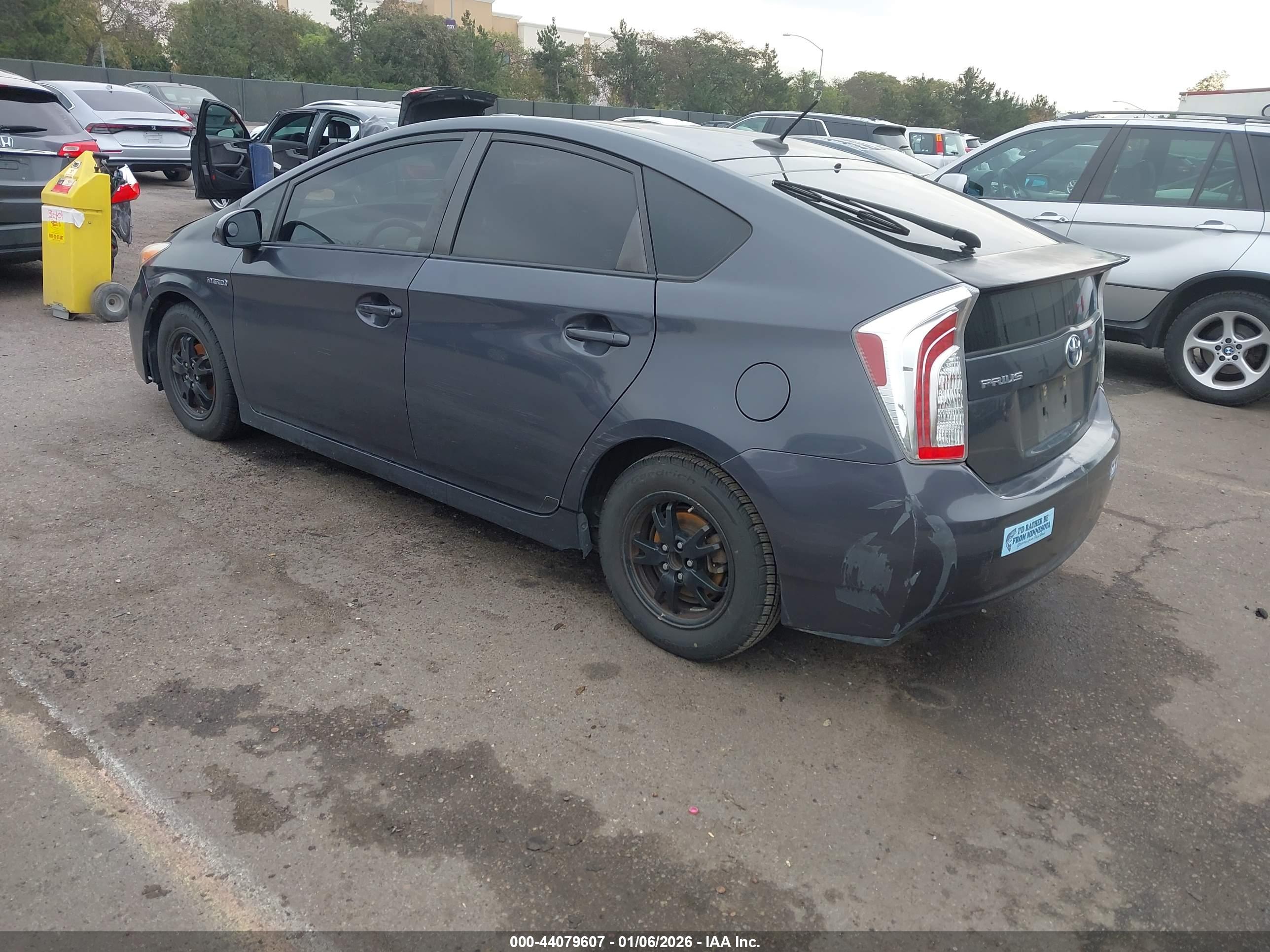 TOYOTA PRIUS image 3