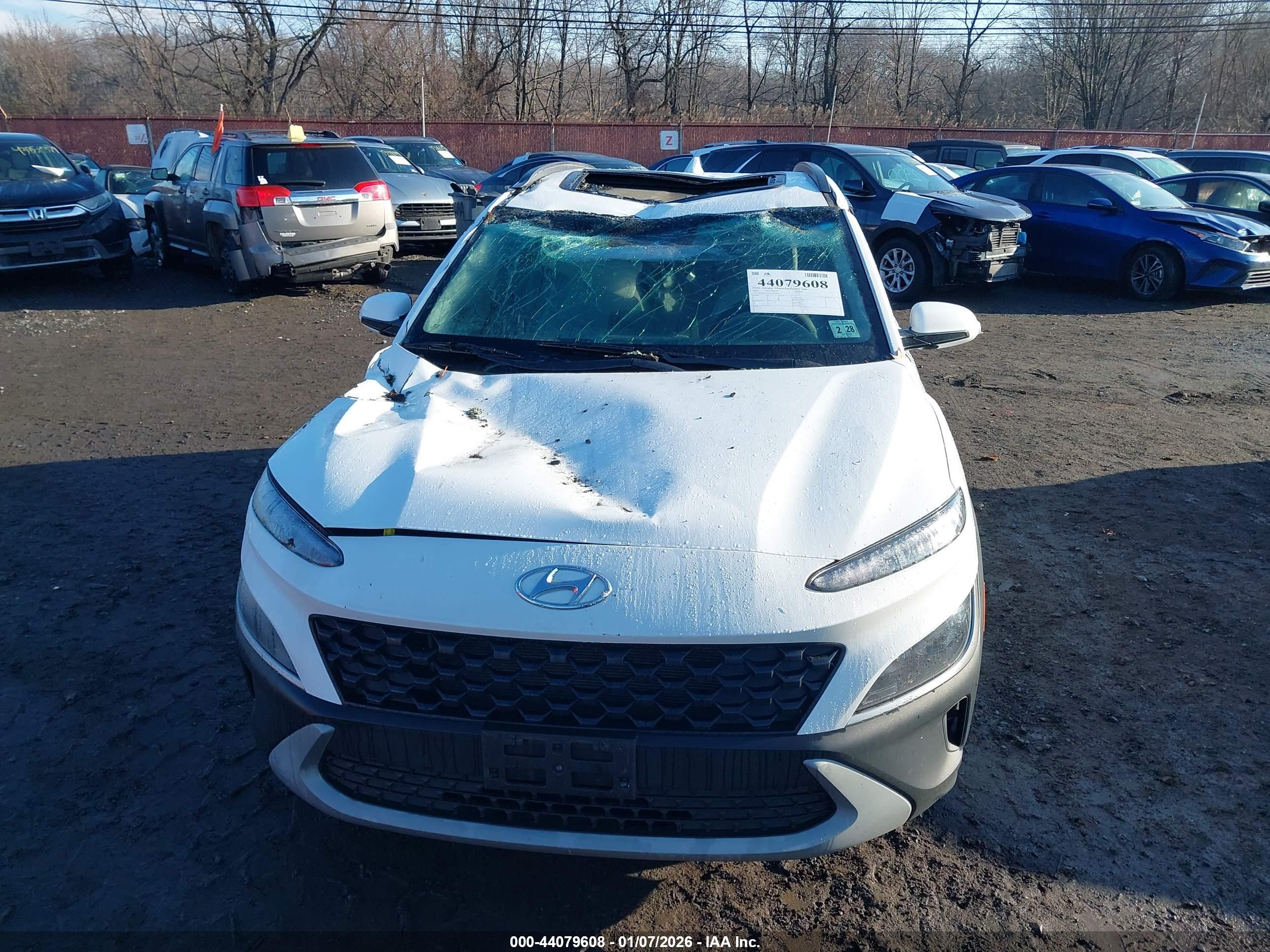 HYUNDAI KONA image 6